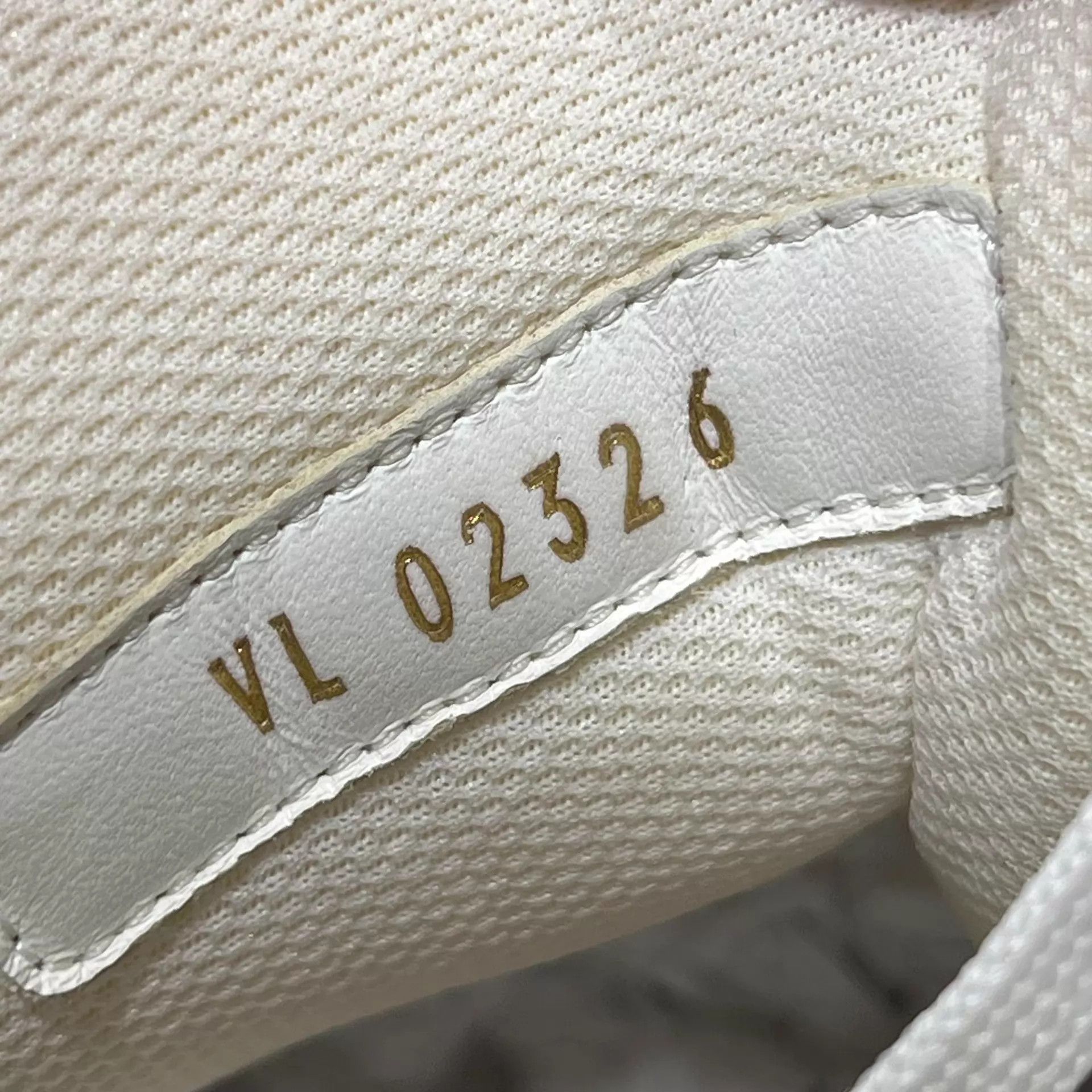 Louis Vuitton LV Trainer white blue denim UK6 40 Size US 7 / EU 40 - 8 Thumbnail