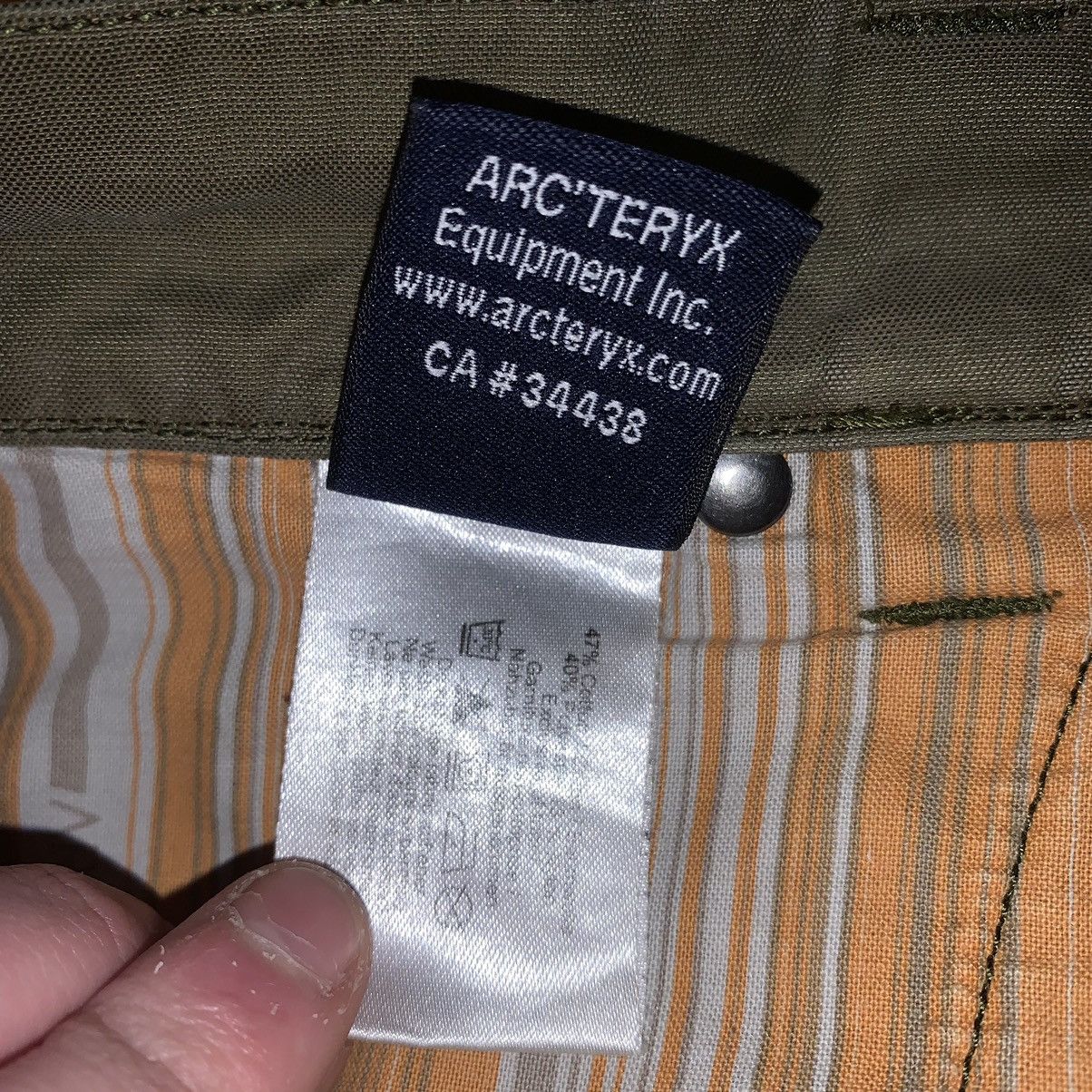 Arc'teryx Vintage Arc’Teryx Shorts Size US 38 / EU 54 - 6 Thumbnail