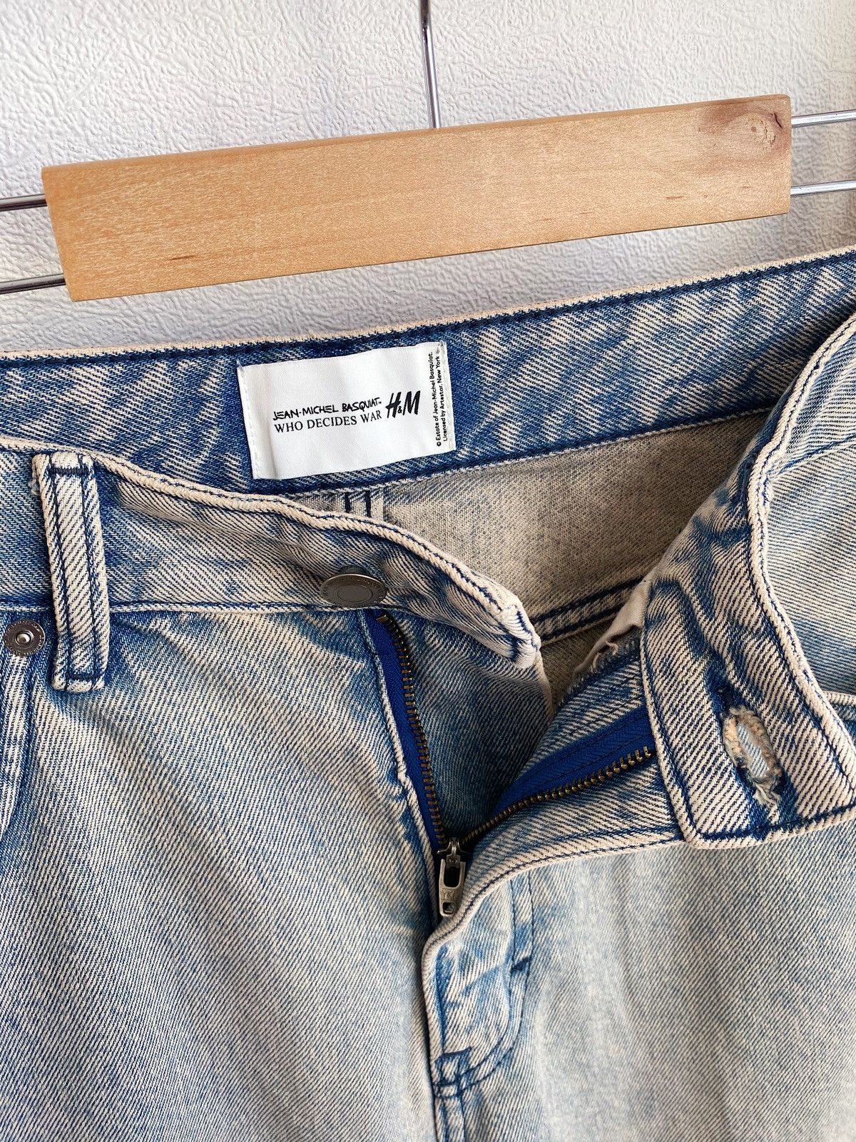H&M × Jean-Michel Basquiat × Who Decides War Who Decides War bootcut loose jeans H&M x Basquiat x Ev&Tela Size US 34 / EU 50 - 12 Thumbnail