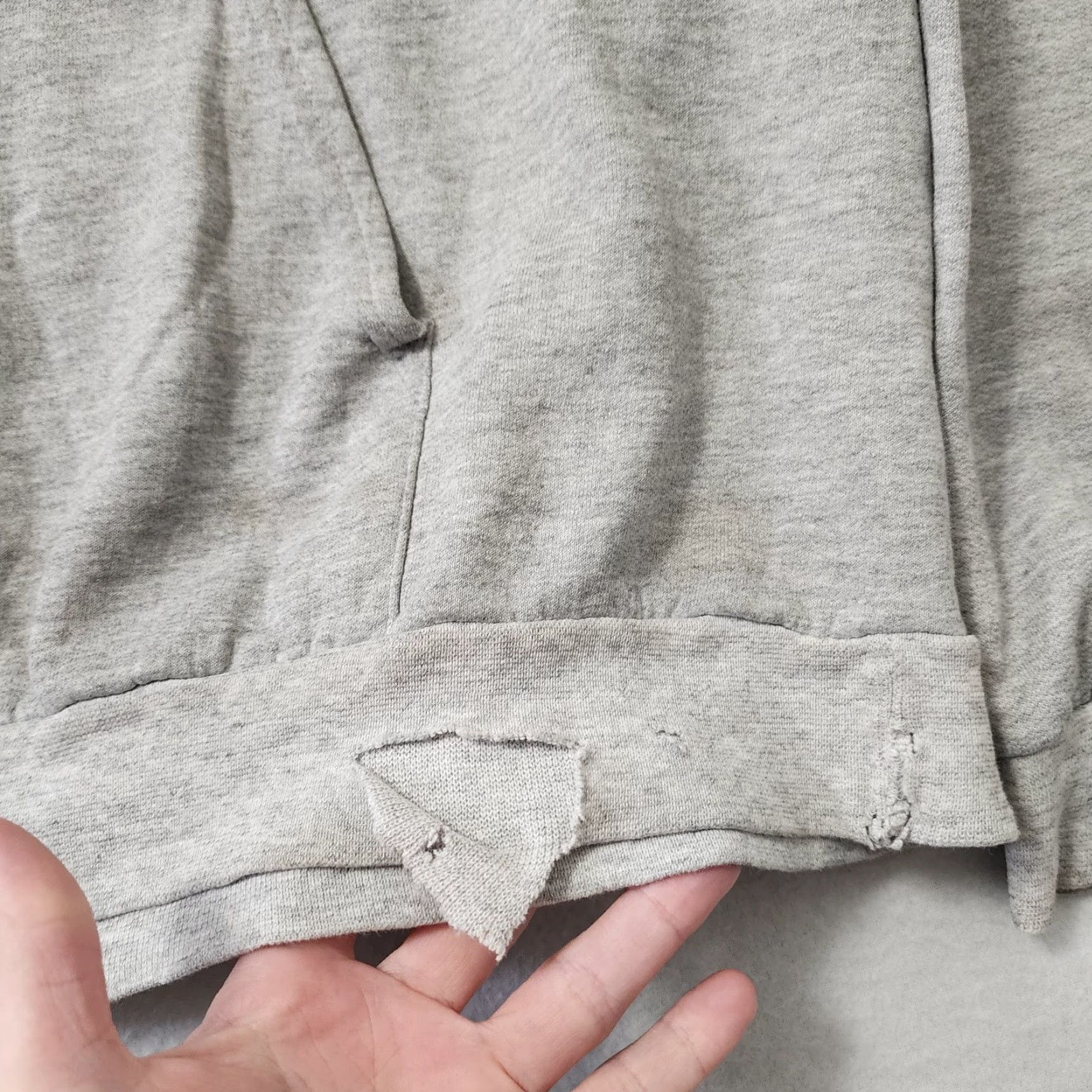 Hanes VINTAGE Hanes Hoodie 2XL Mens Gray Distressed Thrashed Skater Pullover Blank Size US XXL / EU 58 / 5 - 2 Thumbnail
