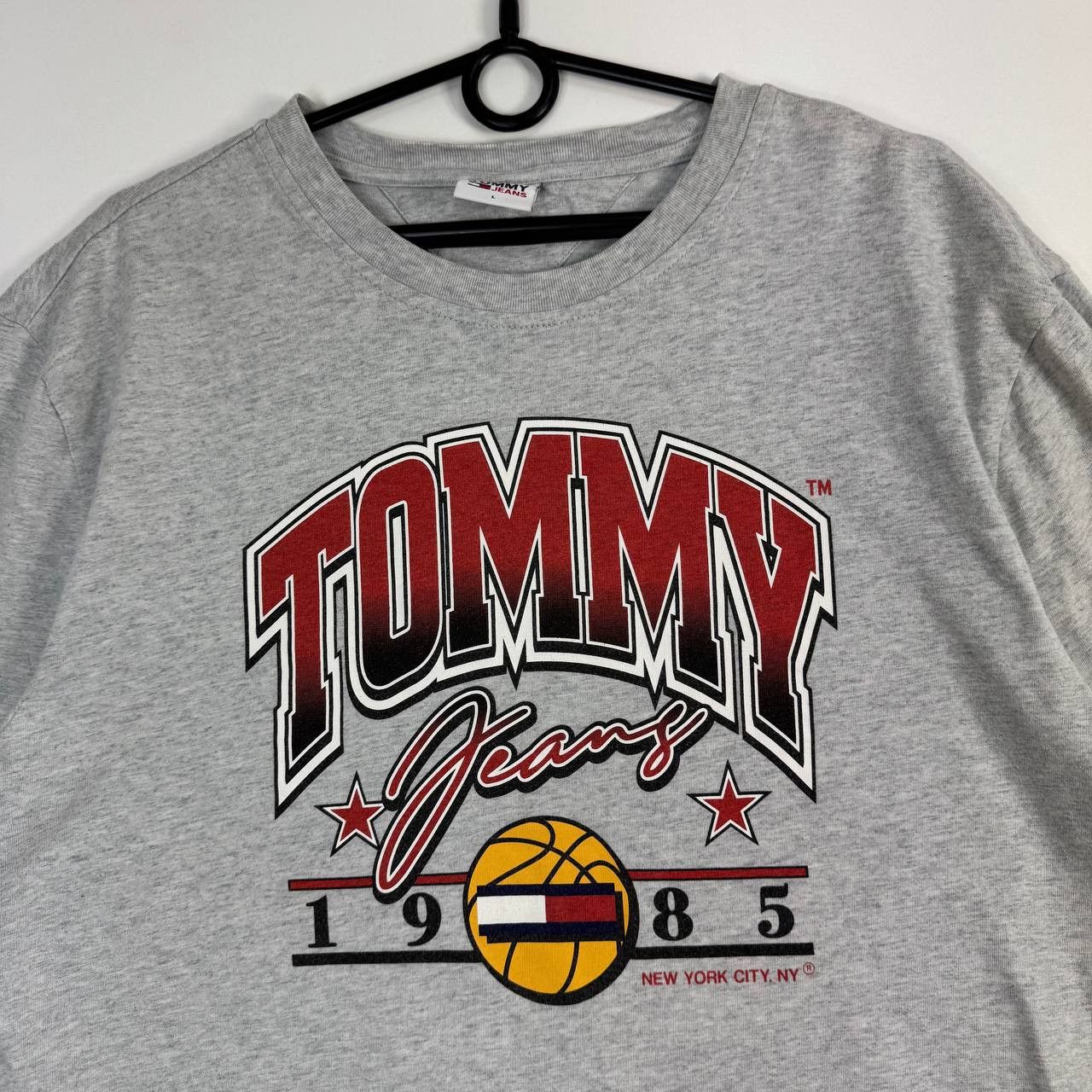 Tommy Jeans Tommy Jeans 1985 Basketball Logo T-Shirt Grey Mens Size L Size US L / EU 52-54 / 3 - 2 Thumbnail