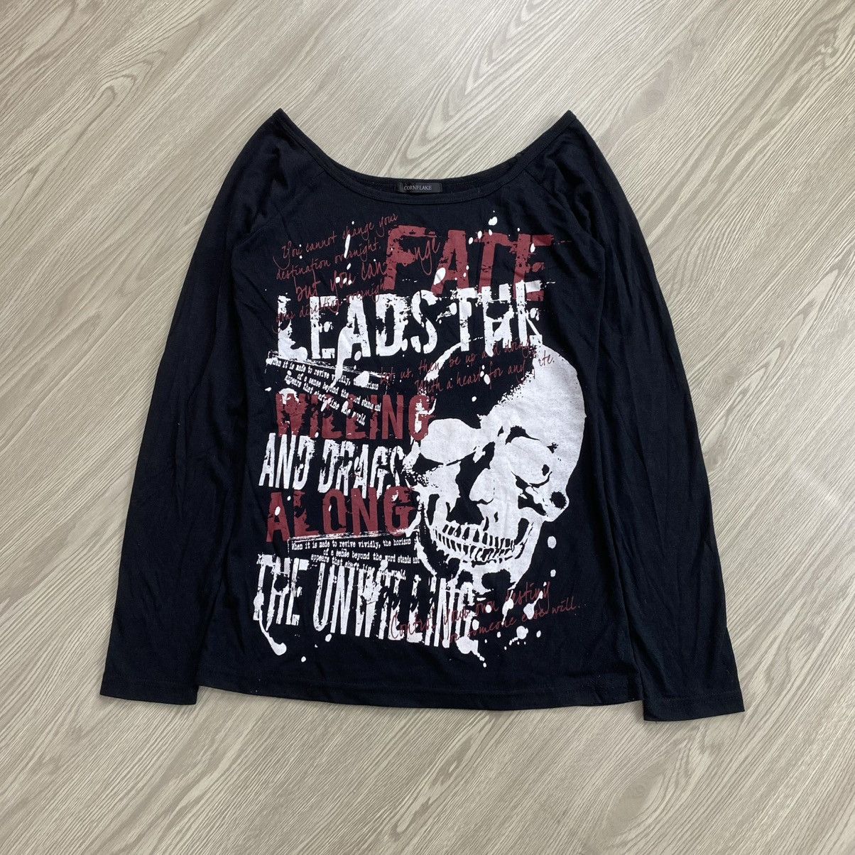 20471120 20471120 - Hyoma Kiss Parody Punk Graphic L/S - Black