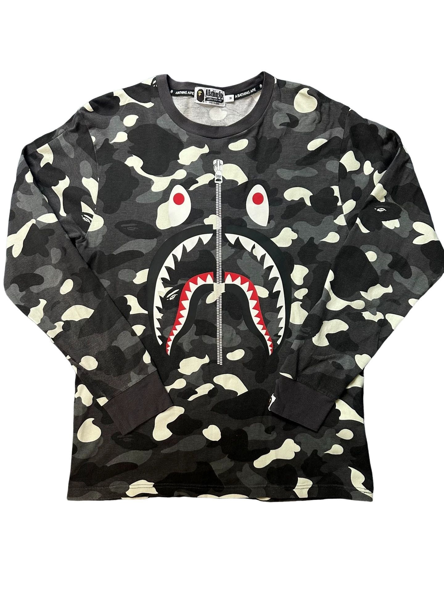 Bape Bape Camo Shark Long Sleeve T-Shirt Size M Size US M / EU 48-50 / 2 - 1 Thumbnail