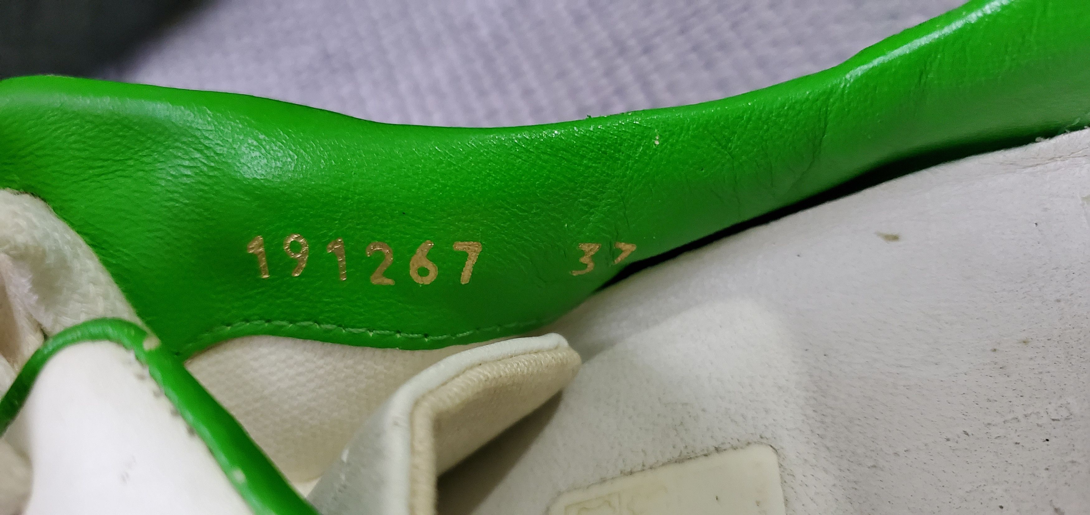Gucci Gucci Crocodile Cut Lo Top Sneakers Size US 7 / IT 37 - 7 Thumbnail