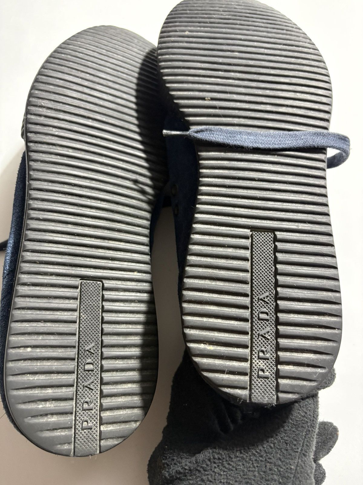 Prada PRADA SUEDE LOW TOP SNEAKER Size US 8 / EU 41 - 8 Thumbnail