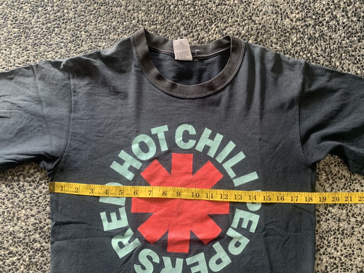 Band Tees × Vintage Vintage Red Hot Chili Peppers Rock Band T shirt Size US S / EU 44-46 / 1 - 10 Thumbnail