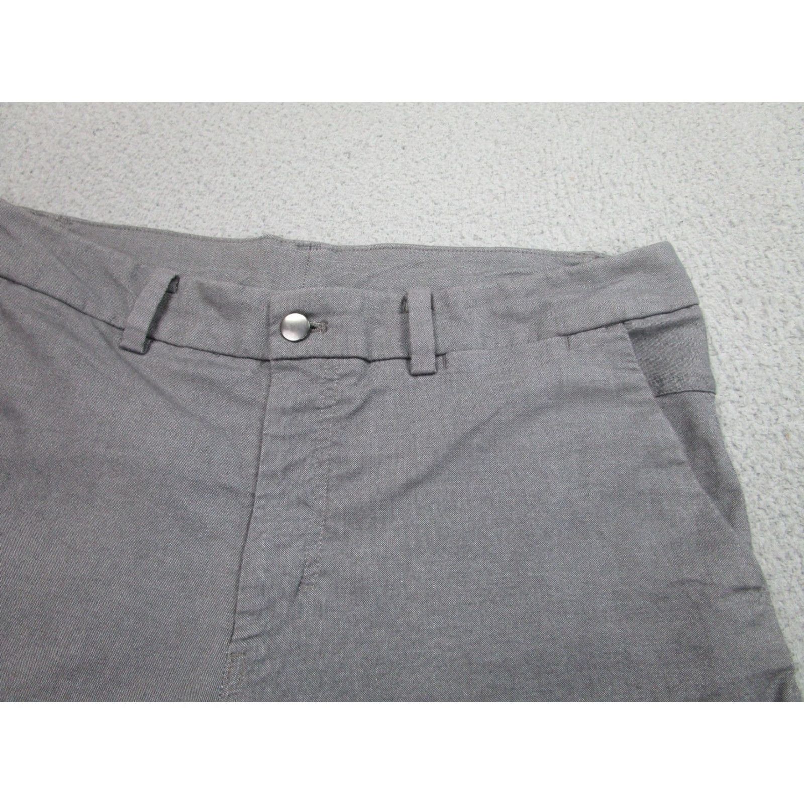 Lululemon Lululemon Shorts Mens 36 Gray Chino Stretch Casual Zip Pocket Golf Walking Size US 36 / EU 52 - 2 Thumbnail