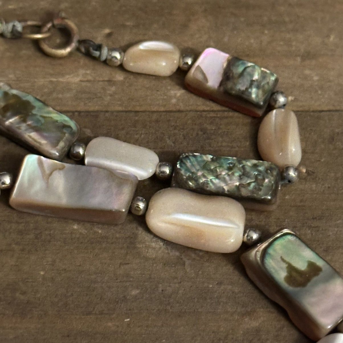 Vintage Vintage mother of pearl and abalone bead necklace Size ONE SIZE - 3 Thumbnail