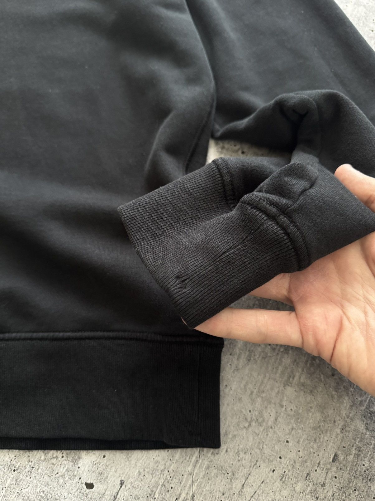 Stone Island Stone Island Sweatshirt Black Luxury Size S-M Rare Size US S / EU 44-46 / 1 - 4 Thumbnail