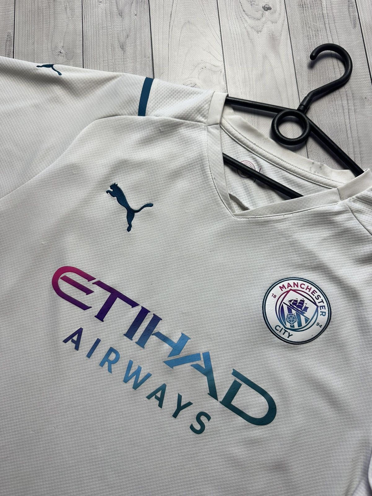 Puma × Vintage Vintage soccer jersey puma Manchester City size L white Size US L / EU 52-54 / 3 - 5 Thumbnail