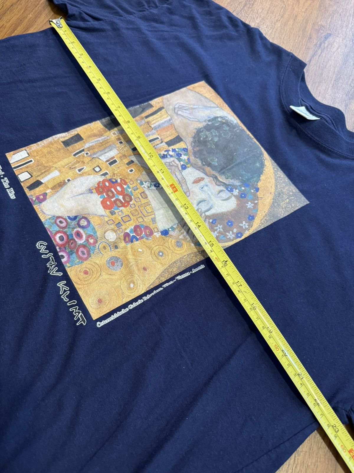 Vintage Vintage Gustav Klimt The Kiss Painting T Shirt Art Tee L Size US L / EU 52-54 / 3 - 4 Thumbnail
