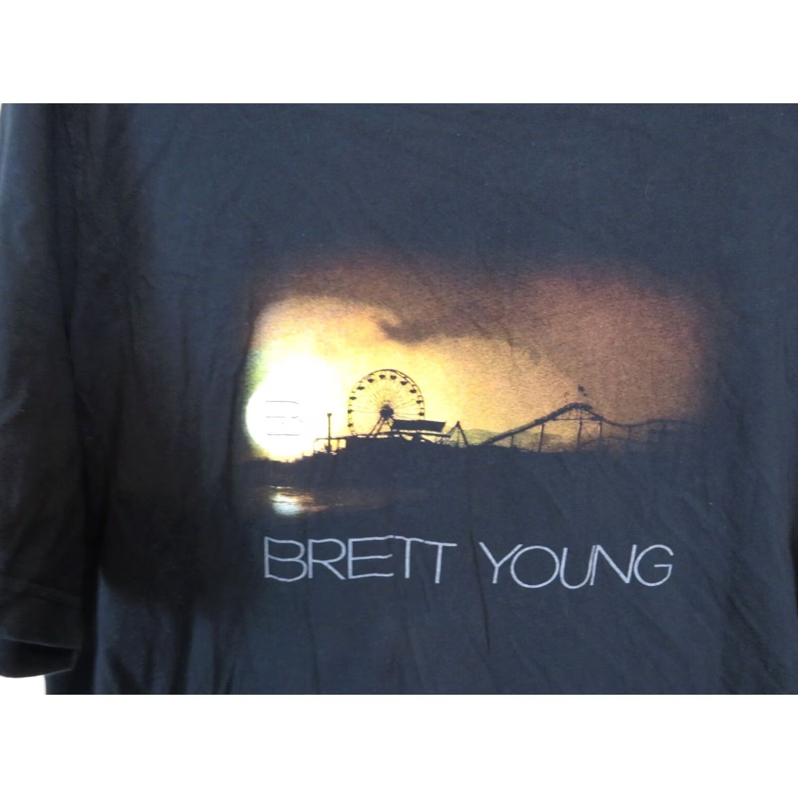 Vintage VINTAGE Brett Young music carnival fair skyline S T-Shirt 1990s Size US S / EU 44-46 / 1 - 2 Thumbnail