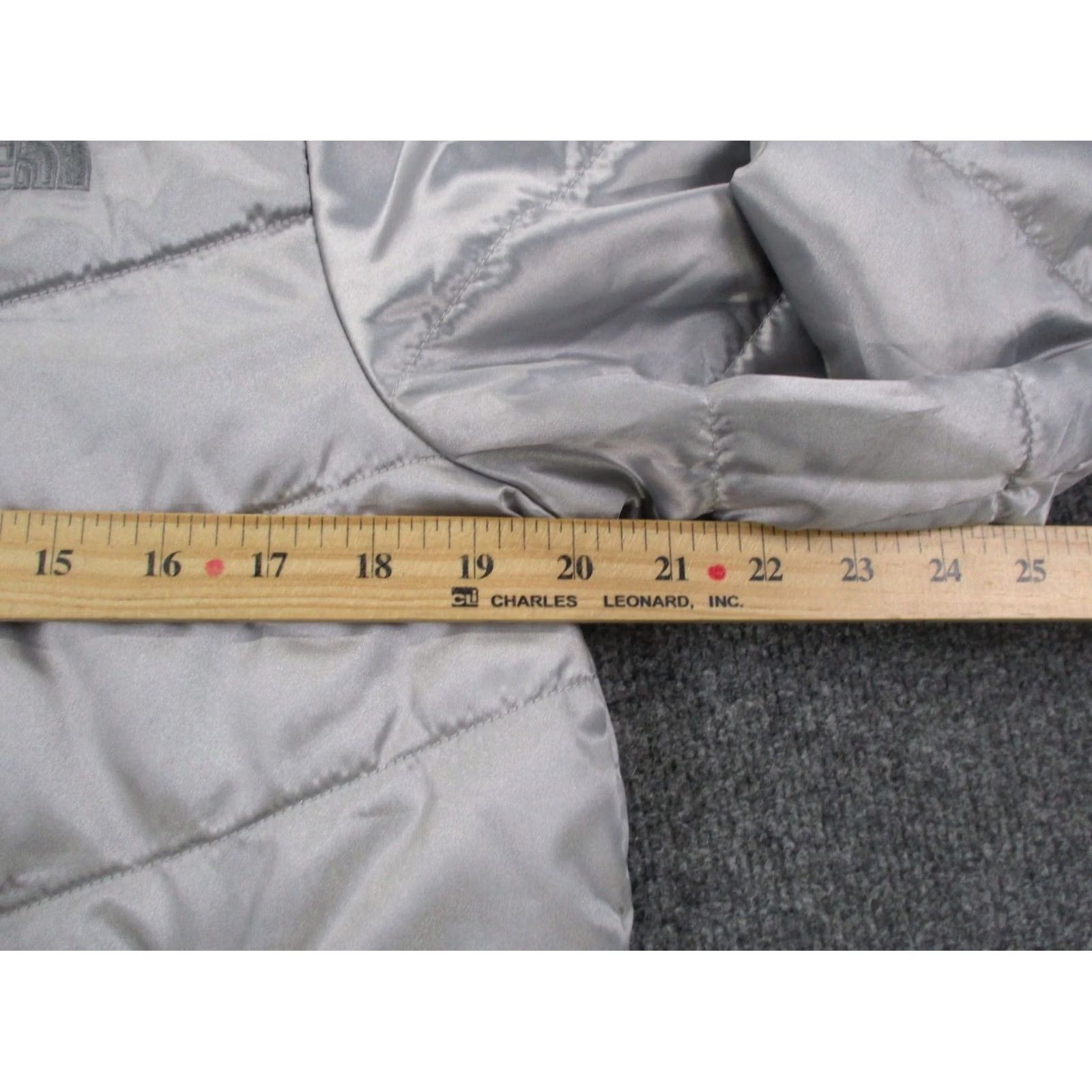The North Face The North Face Jacket Womens M Gray Puffer Zip Inner Pockets Quilted Lightweight Outdoor Winter Fall Size M / US 6-8 / IT 42-44 - 5 Thumbnail