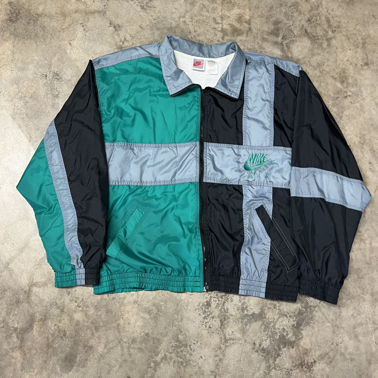 Nike × Vintage Vintage 90’s Nike Logo Full-Zip Windbreaker Jacket Size US L / EU 52-54 / 3 - 2 Thumbnail