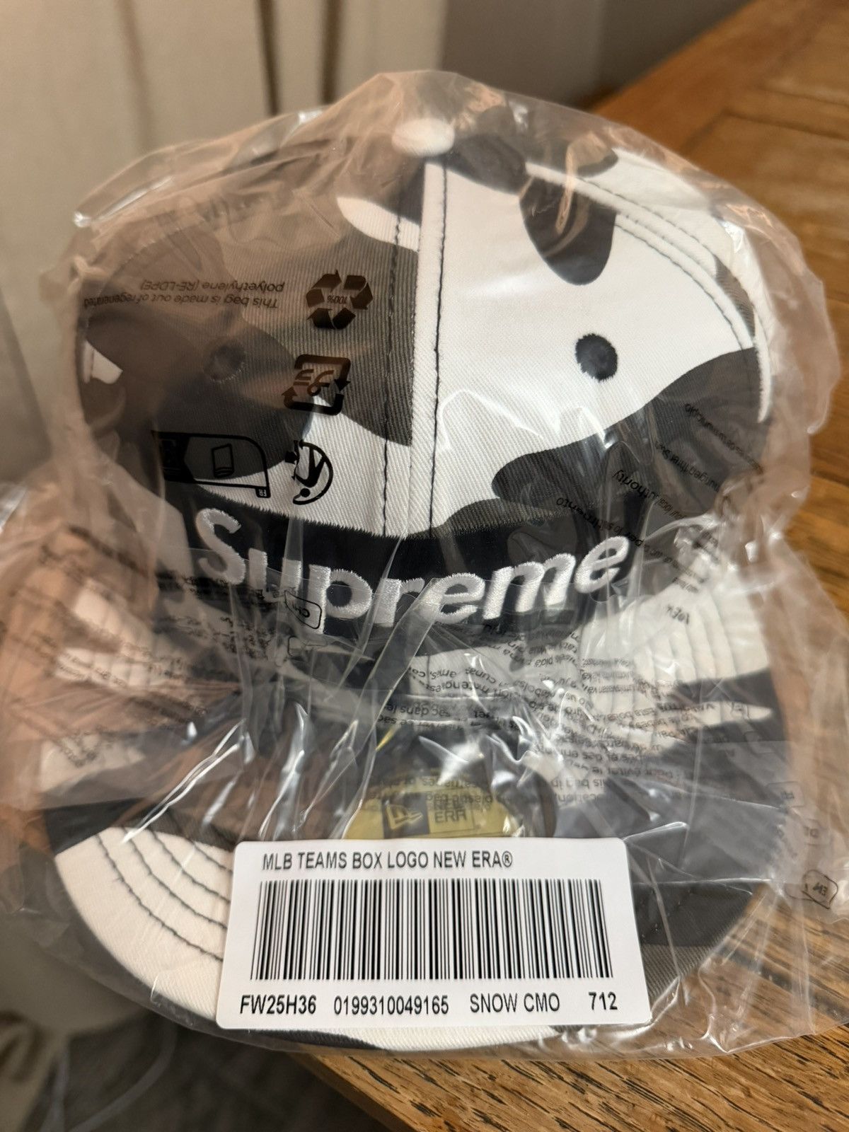 MLB × Supreme Supreme MLB Box Logo Fitted Snow Camo Yankees (Size 7 1/2) Size ONE SIZE - 4 Thumbnail