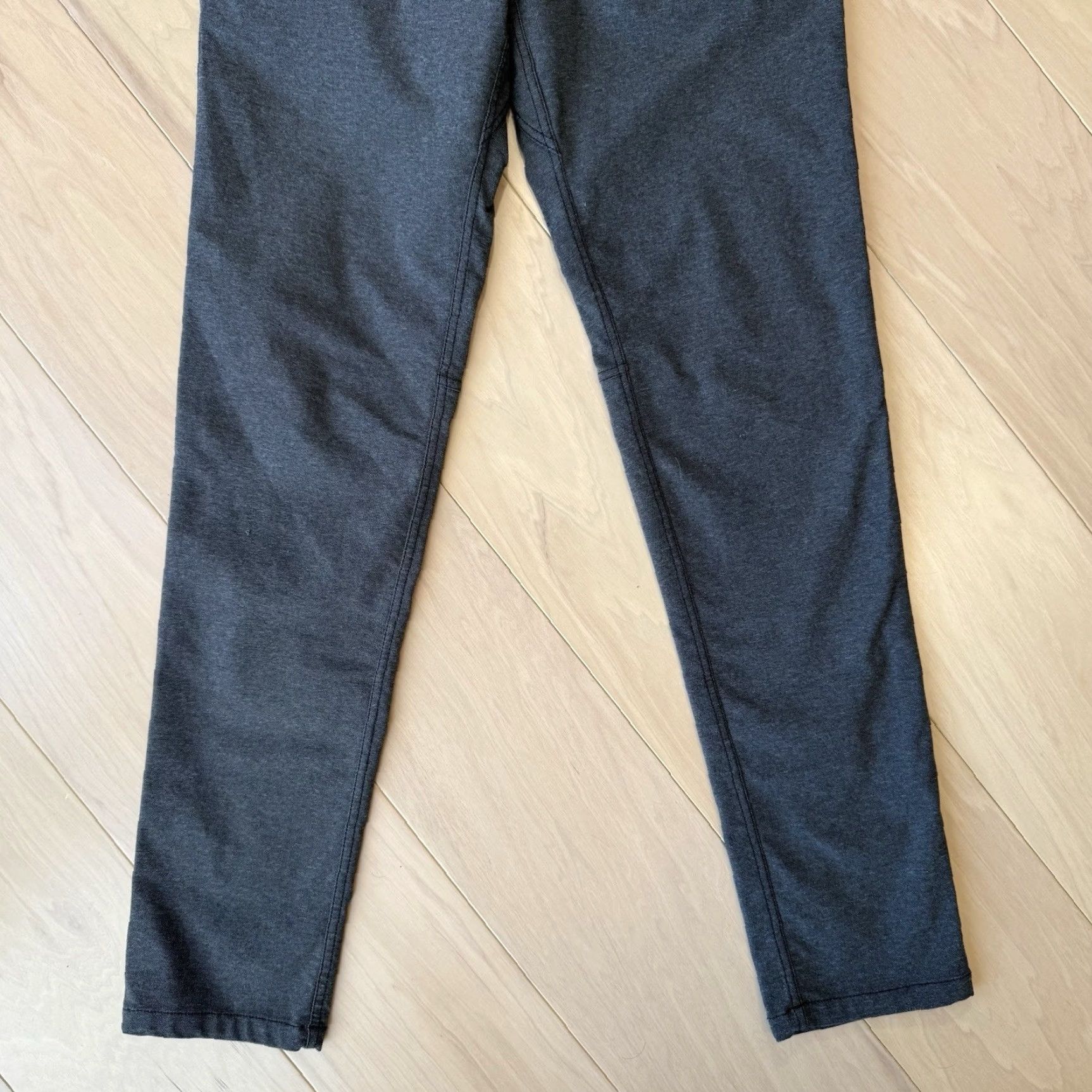 Lululemon Lululemon ABC Pants 30 Dark Gray Athleisure Workwear Sportswear Commission Pants Men 30 Gray Solid Straight Size US 30 / EU 46 - 4 Thumbnail