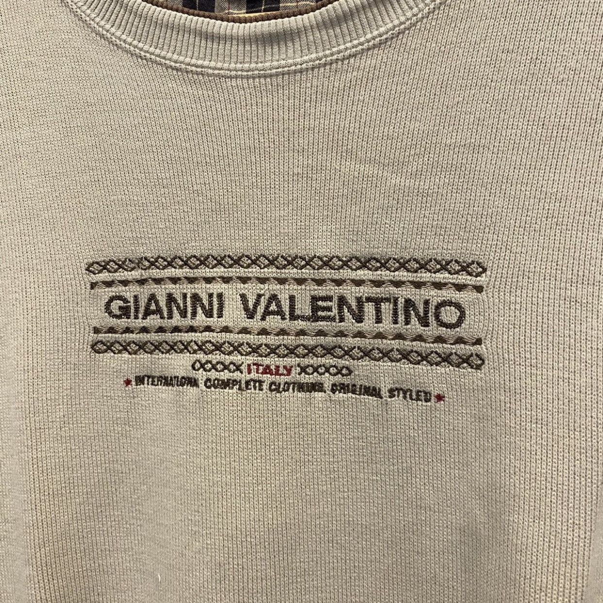 Gianni Valentino Vintage 90s Designer Gianni Valentino Embroided Sweatshirt Size US L / EU 52-54 / 3 - 5 Thumbnail