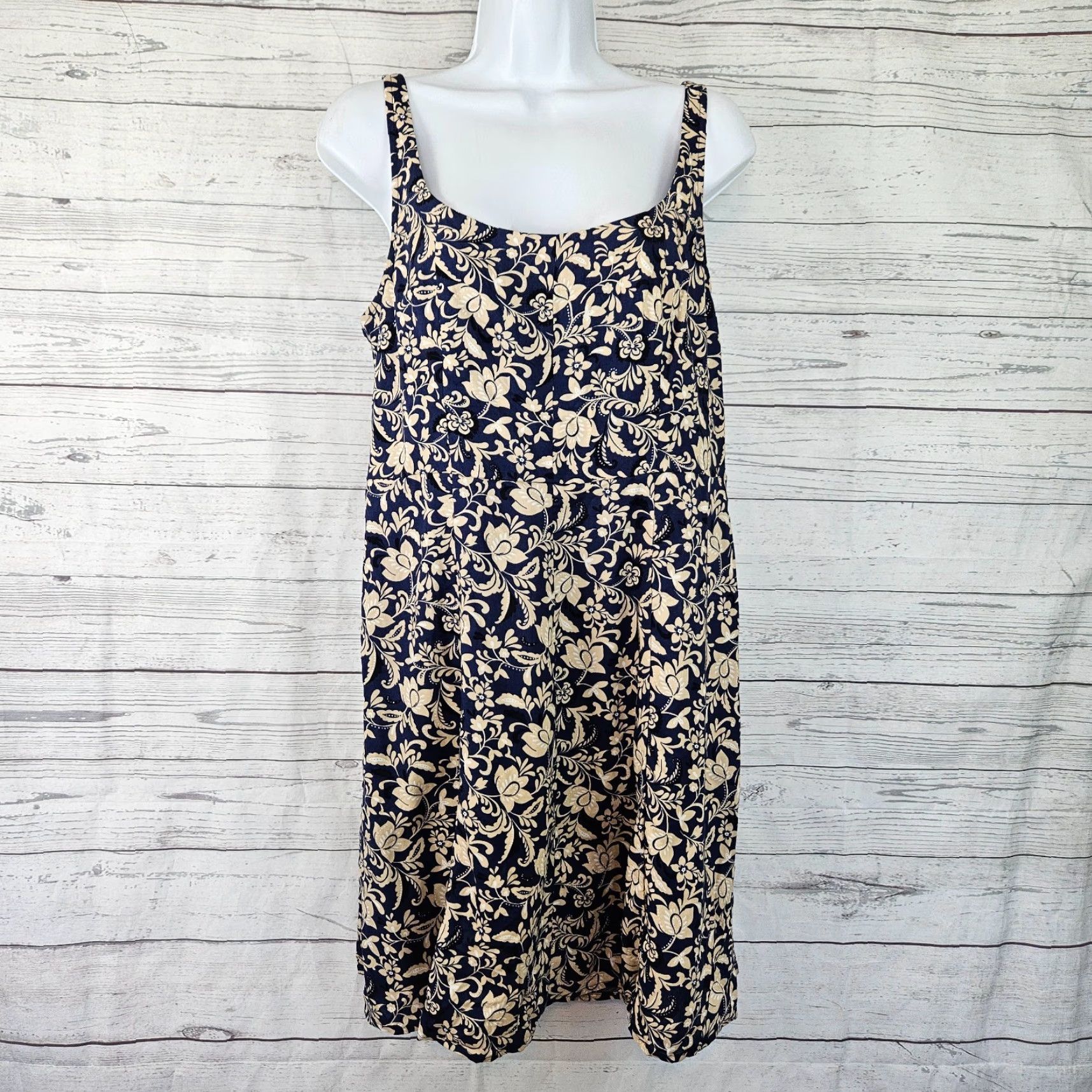 Old Navy Old Navy Womens Dress Sz Medium Blue Beige Floral Pockets Sleeveless Size M / US 6-8 / IT 42-44 - 2 Thumbnail