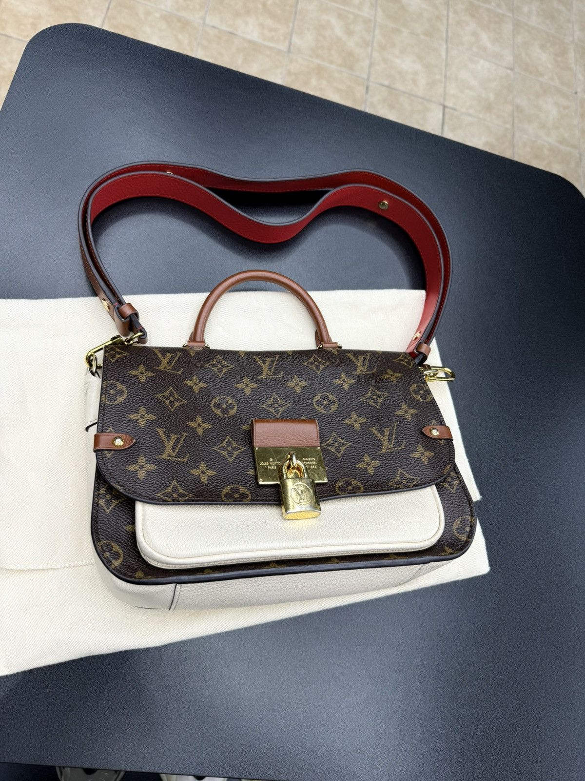 Louis Vuitton AUTHENTIC Louis Vuitton Vaugirard Handbag Brown Monogram Size ONE SIZE - 11 Thumbnail