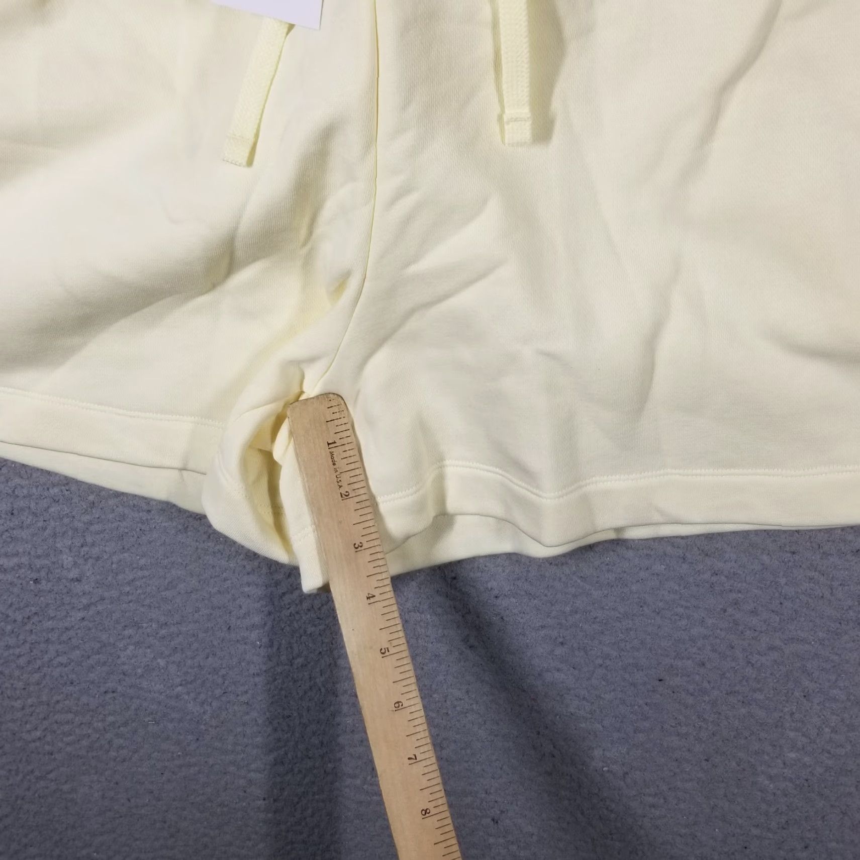 Nike VINTAGE Nike Sportswear Club Fleece Shorts Women's XL Coconut Milk Athletic Activewear Sports Size 40" / US 18 - 7 Thumbnail