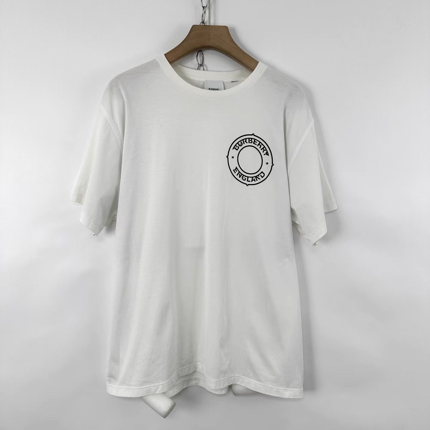 Burberry Burberry Men's White Chest Logo Print Short Sleeve K12 Size US M / EU 48-50 / 2 - 1 Thumbnail