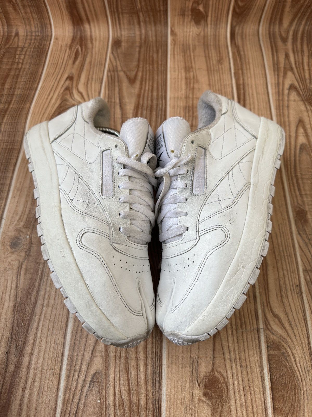 Maison Margiela × Reebok Reebok x Maison Margiela Classic Leather Tabi Sneakers Size US 9.5 / EU 42-43 - 4 Thumbnail