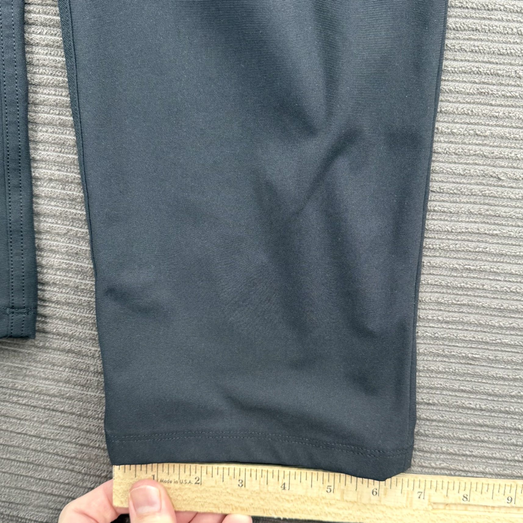 Lululemon Lululemon Pants Mens 36 Black Relaxed Fit Athletic Stretch Golf Travel Performance Chino Straight Pockets Belt Loops Zip Fly Button Vintage No Mens Size US 36 / EU 52 - 6 Thumbnail