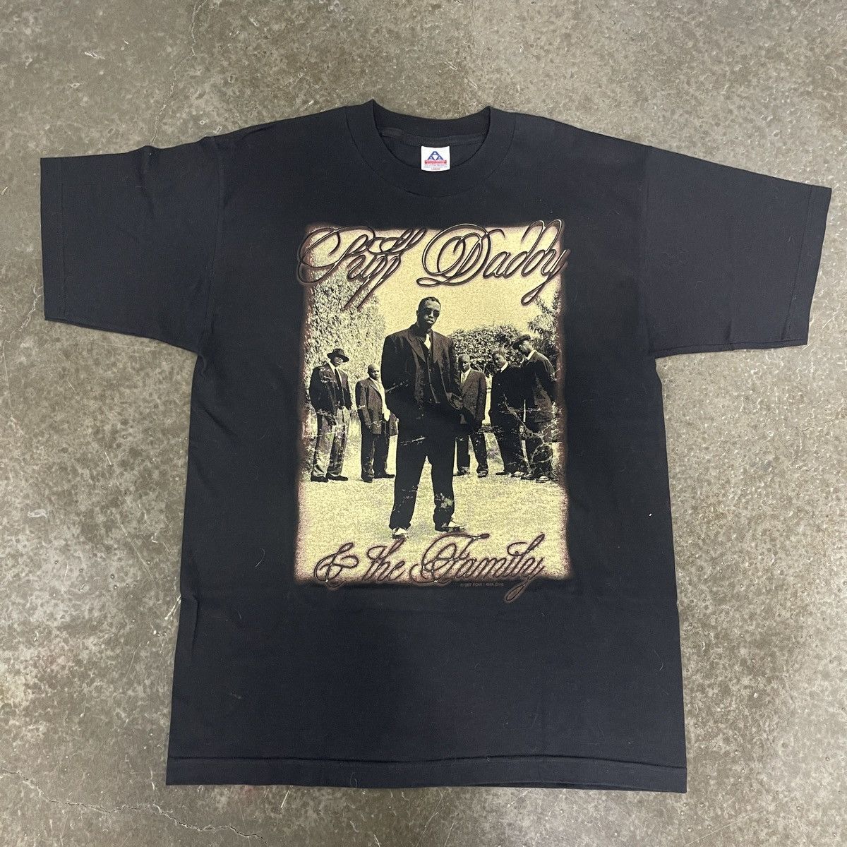 Vintage 1997 Puff Daddy And the Family No Way Out Tour Tee Size US L / EU 52-54 / 3 - 3 Thumbnail