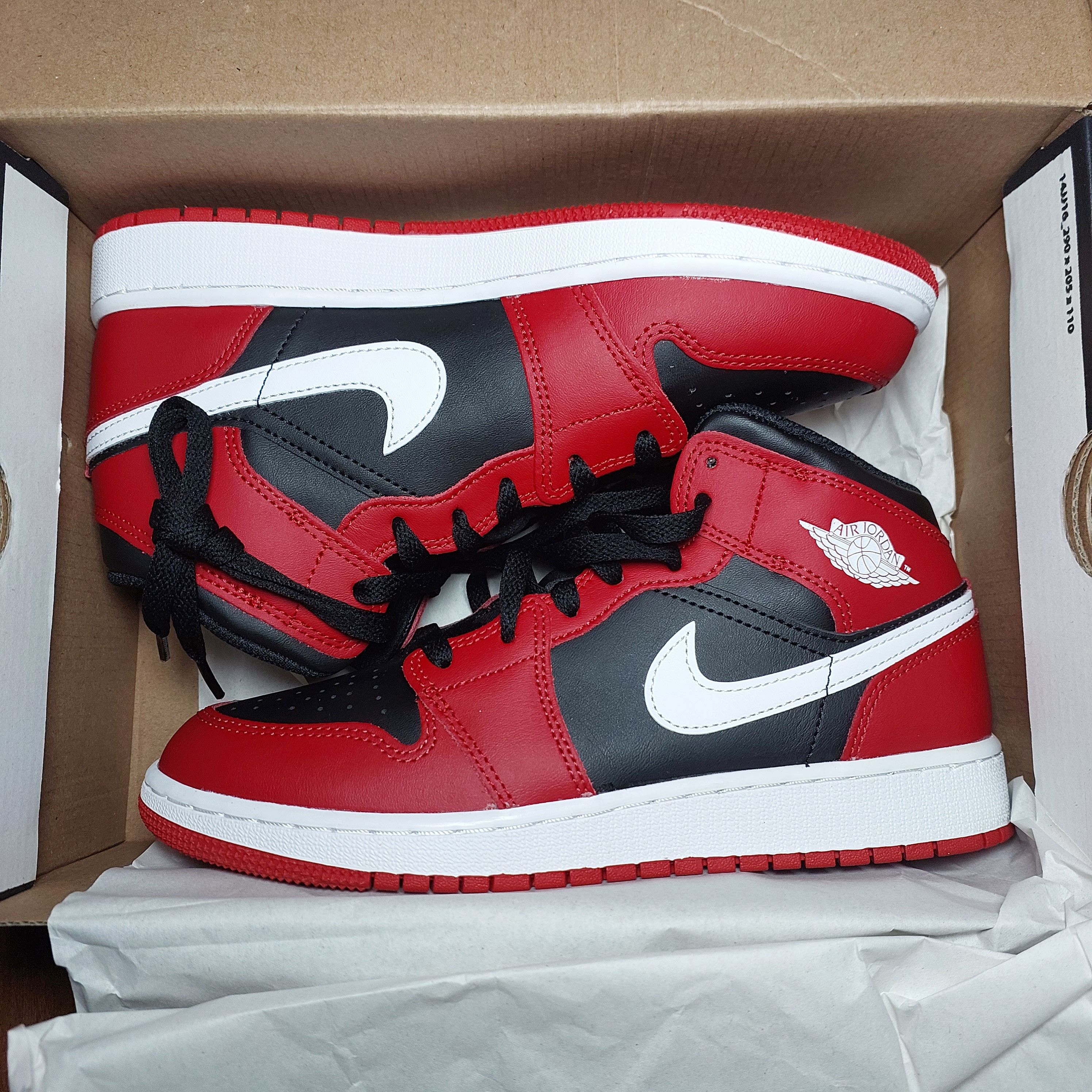 Jordan Brand Air Jordan 1 Mid Gym Red 6Y (GS) (Good Condition) Size US 6 / EU 39 - 1 Thumbnail