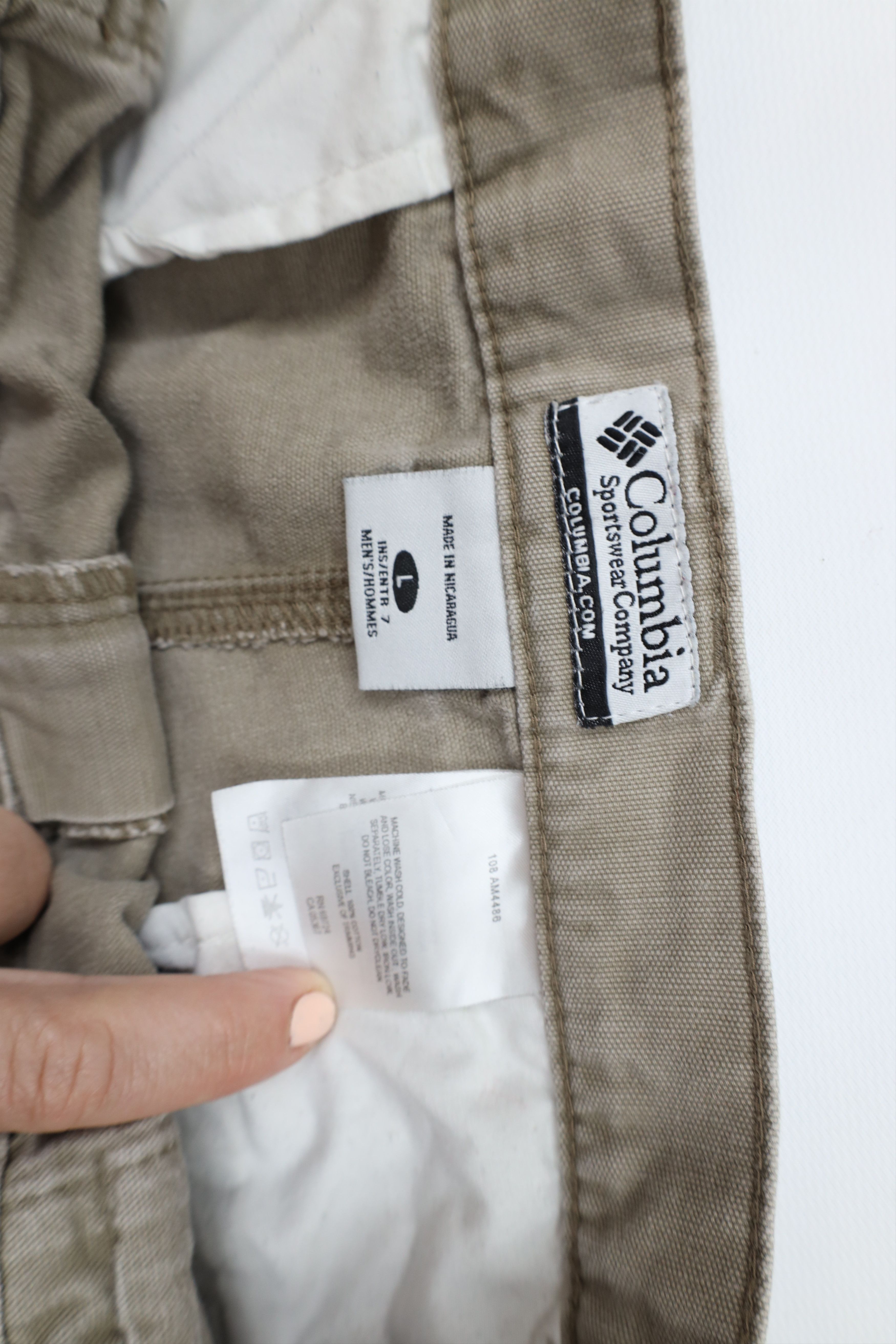 Columbia × Vintage Vintage Columbia Above Knee Cargo Shorts Beige Cotton Size US 36 / EU 52 - 7 Thumbnail
