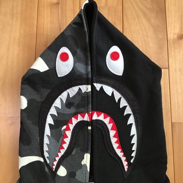 Bape 💫Glow in the dark BAPE City camo shark hoodie varsity jacket Size US L / EU 52-54 / 3 - 4 Thumbnail