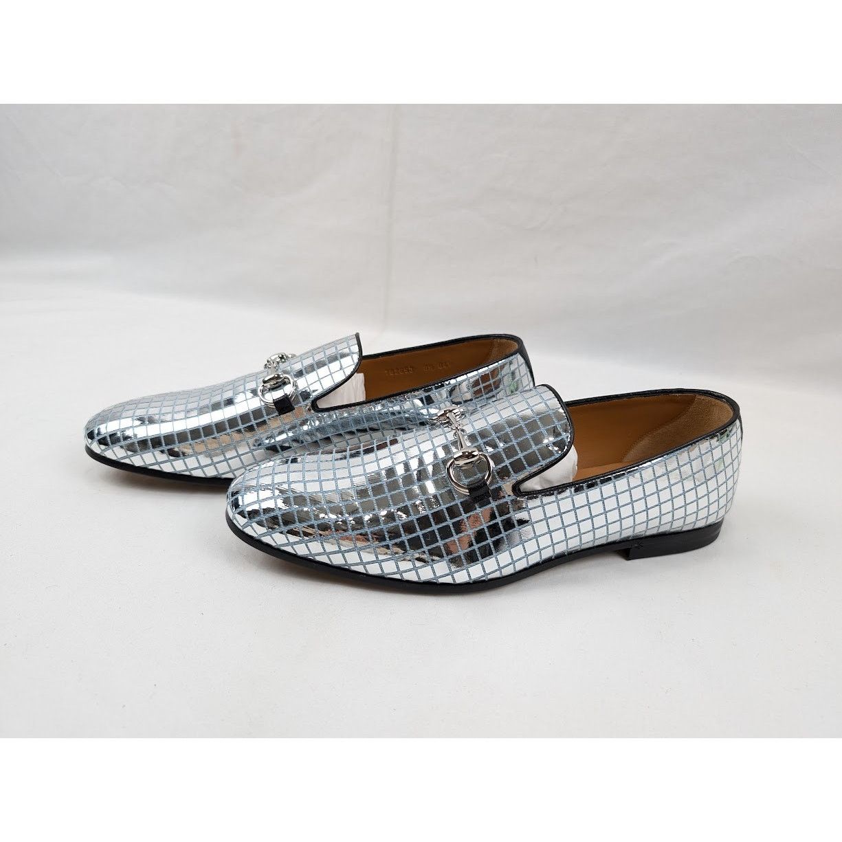 Gucci o1rshd1 Crispy Loafers in Silver Size US 9 / EU 42 - 16 Thumbnail