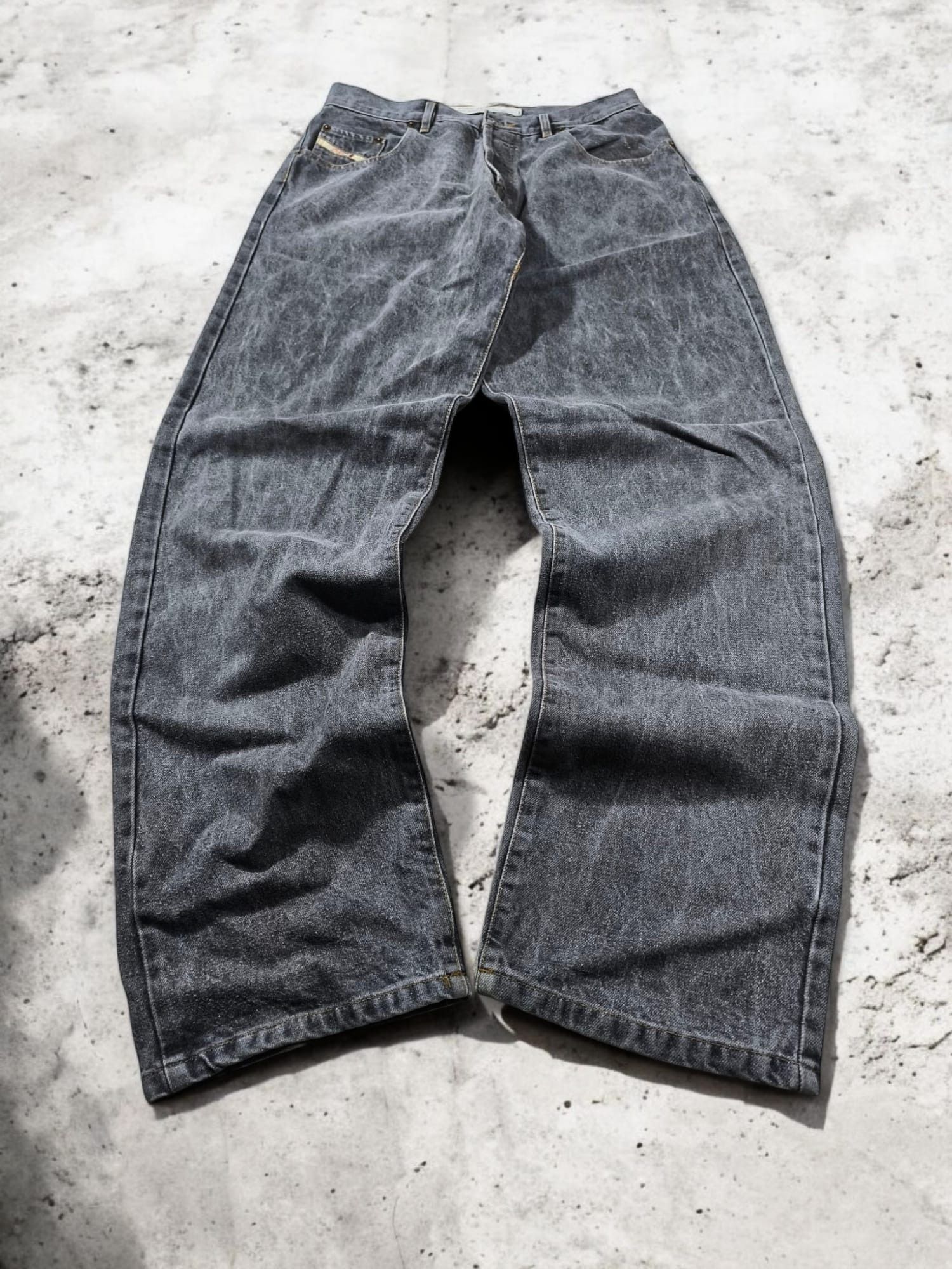 Diesel 90s Baggy Charcoal Grey Diesel Made in Italy Jeans Size US 32 / EU 48 - 1 Thumbnail