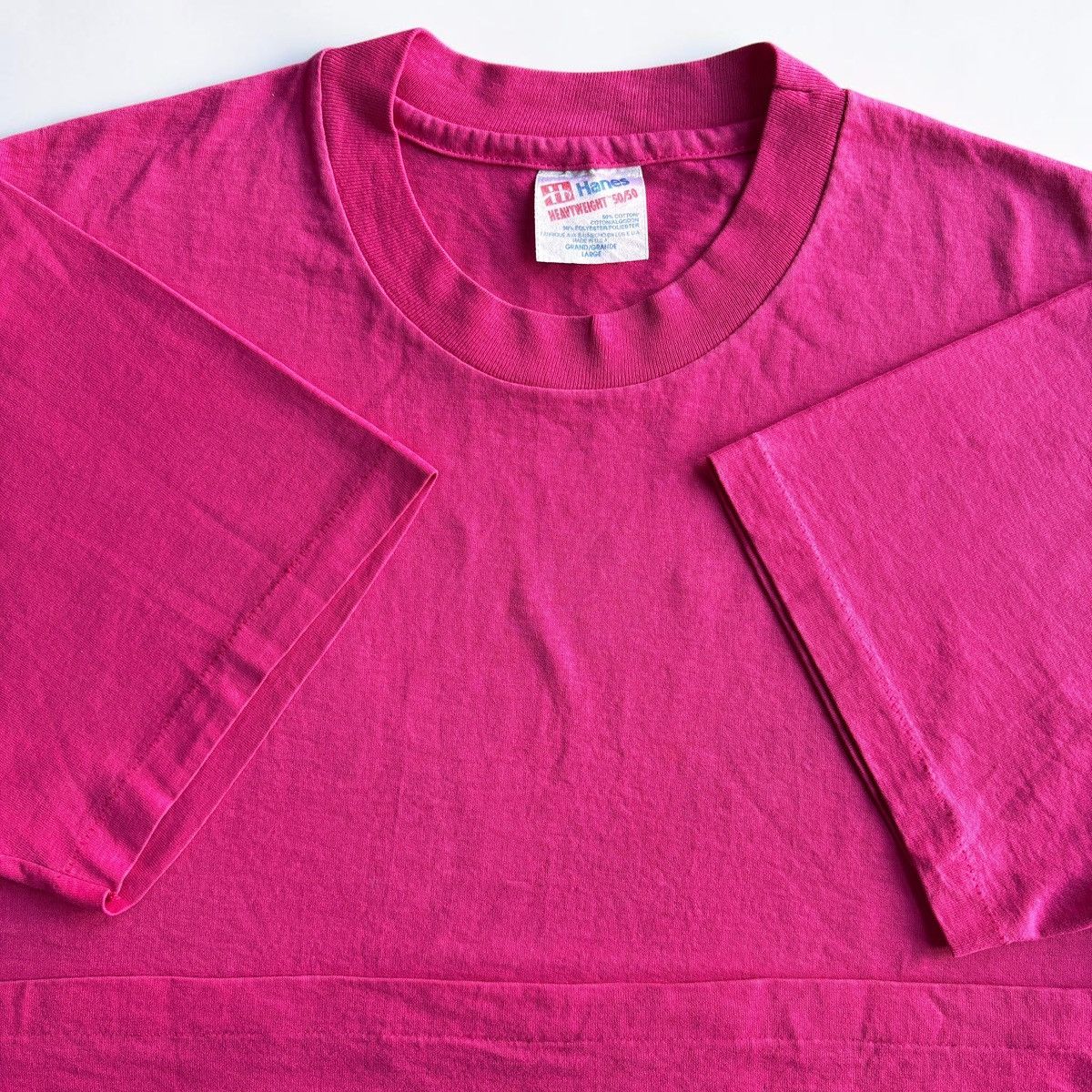 Vintage Vintage Blank Tee Hanes Heavyweight Magenta Size US L / EU 52-54 / 3 - 2 Thumbnail