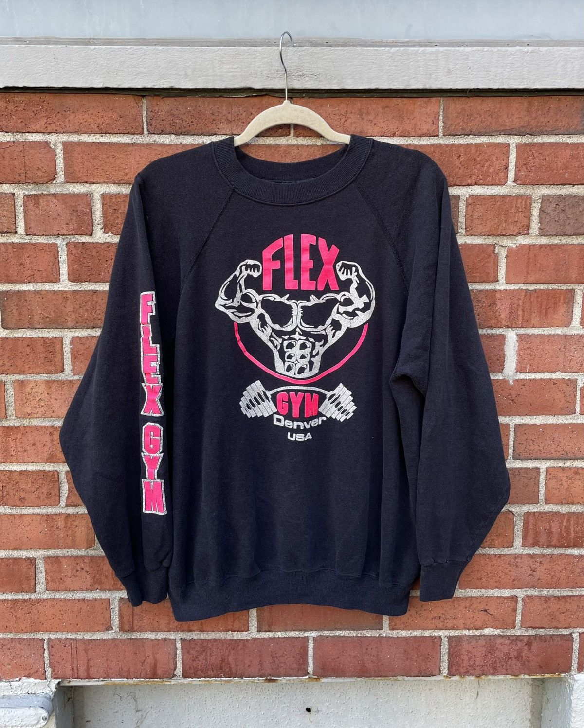 Hanes Vintage 90s Hanes Flex Gym Denver USA Muscles Crewneck Size US XL / EU 56 / 4 - 1 Thumbnail