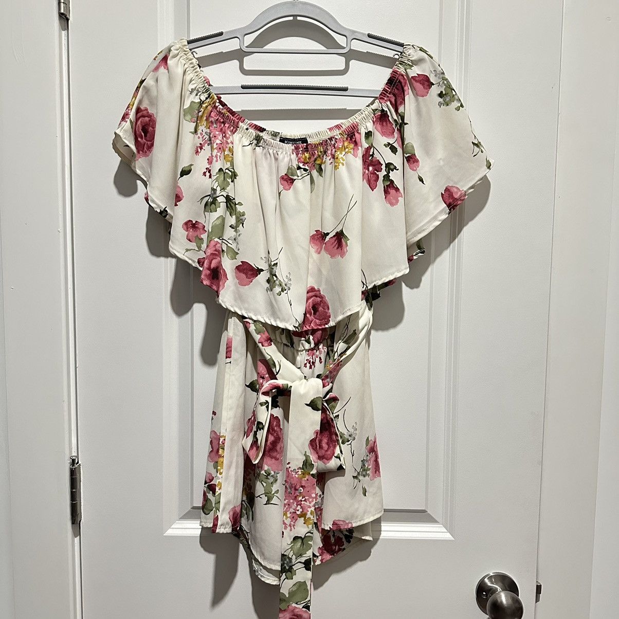 Other Kimcine off the shoulder floral ruffled hem romper Size 30" / US 8 / IT 44 - 1 Thumbnail