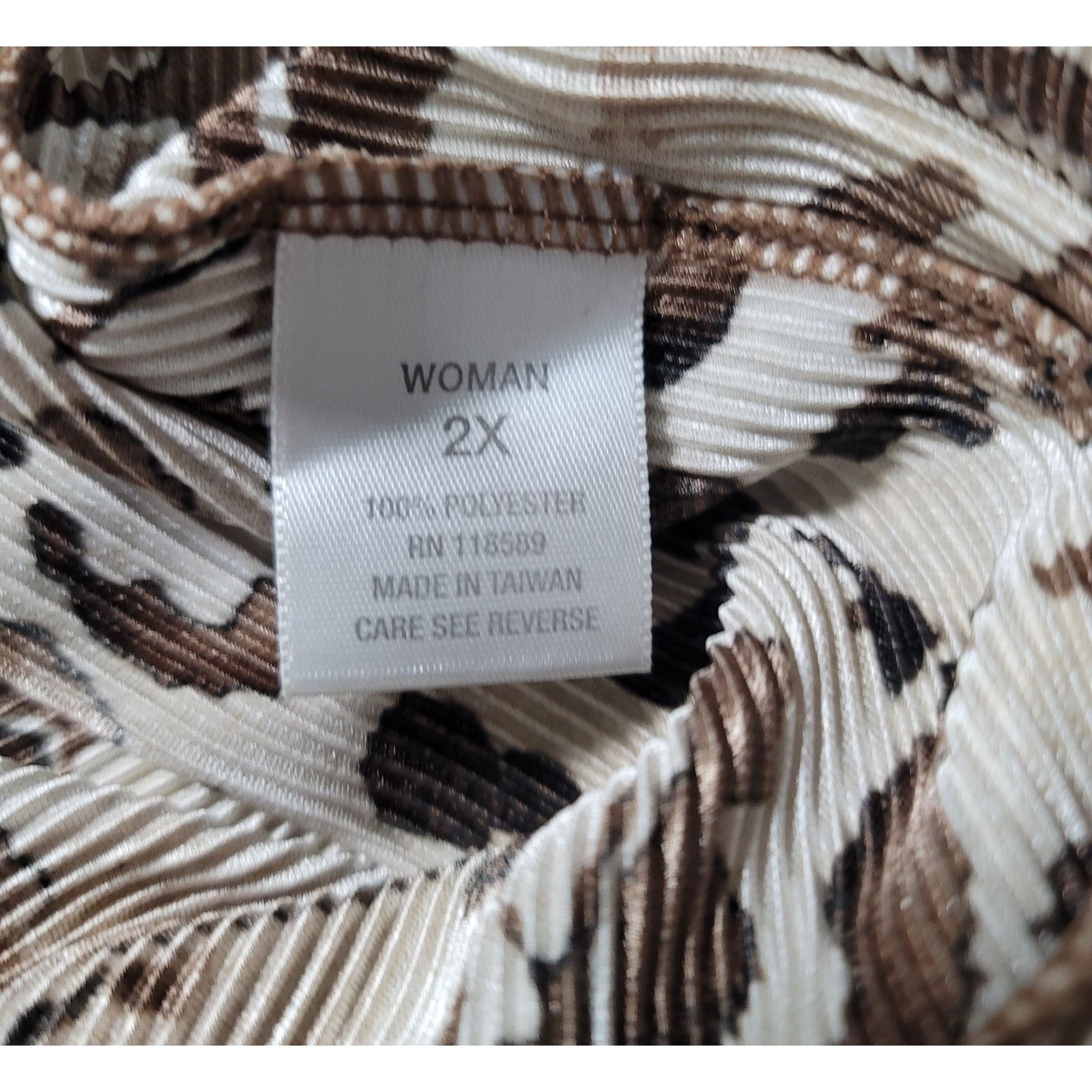 Other Dress Barn Brown Leopard Print Pleated Top 2X Plus Size XXL / US 16-18 / IT 52-54 - 4 Thumbnail