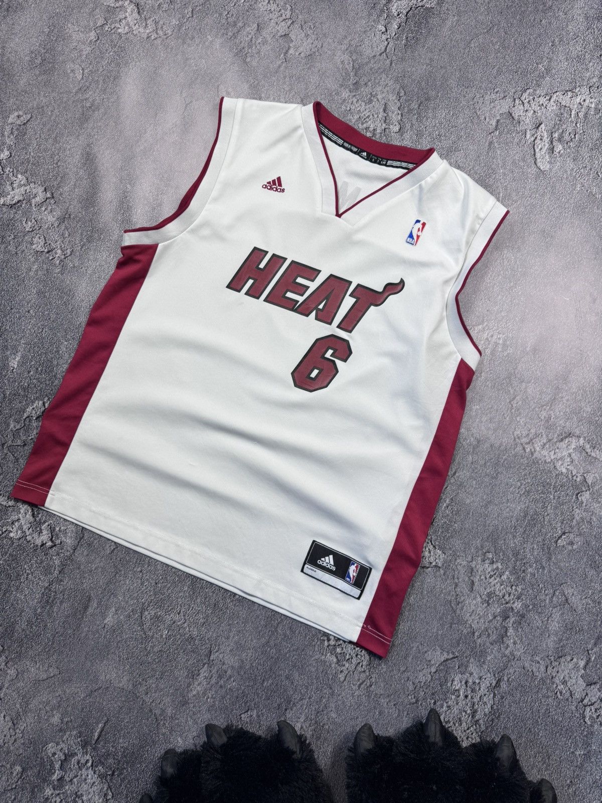 Adidas Miami Heat LeBron James #6 Adidas NBA Jersey — Vintage Heat Size US L / EU 52-54 / 3 - 1 Thumbnail