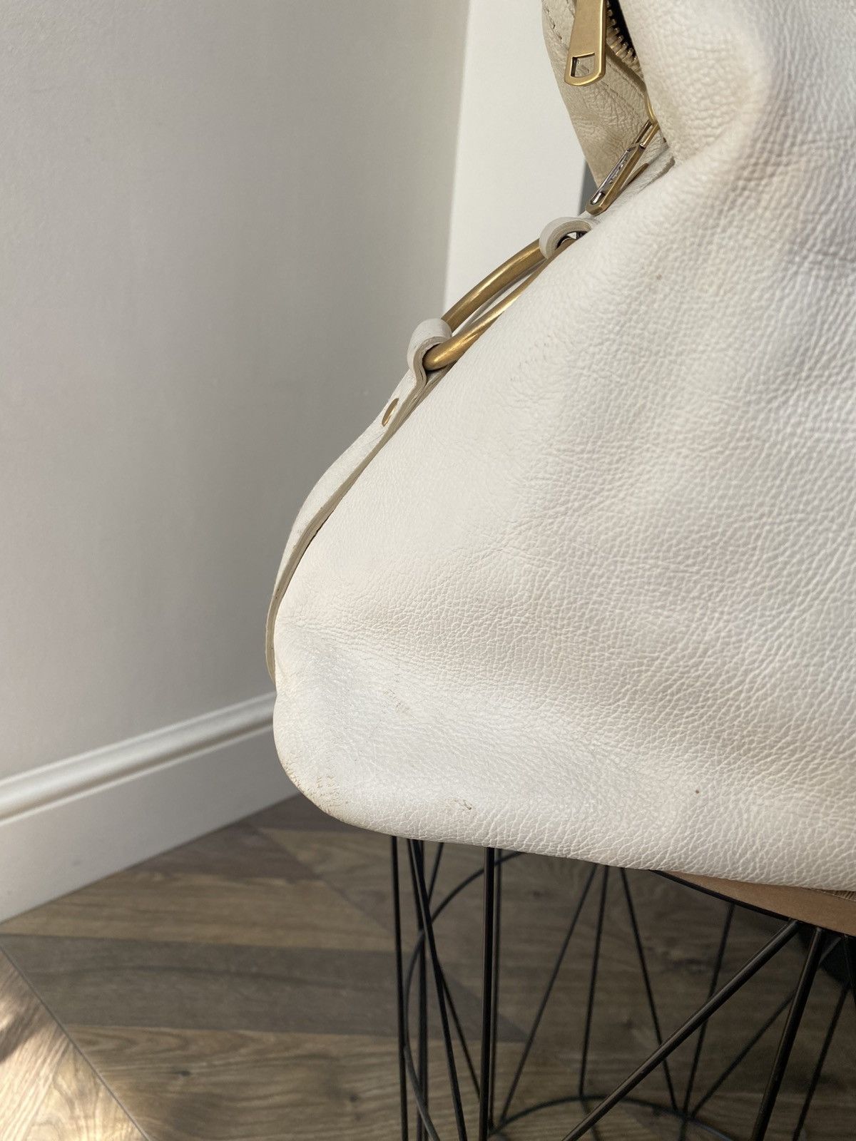 Yves Saint Laurent Vintage Yves Saint Laurent Cream Leather "Large Muse" Bag Size ONE SIZE - 6 Thumbnail