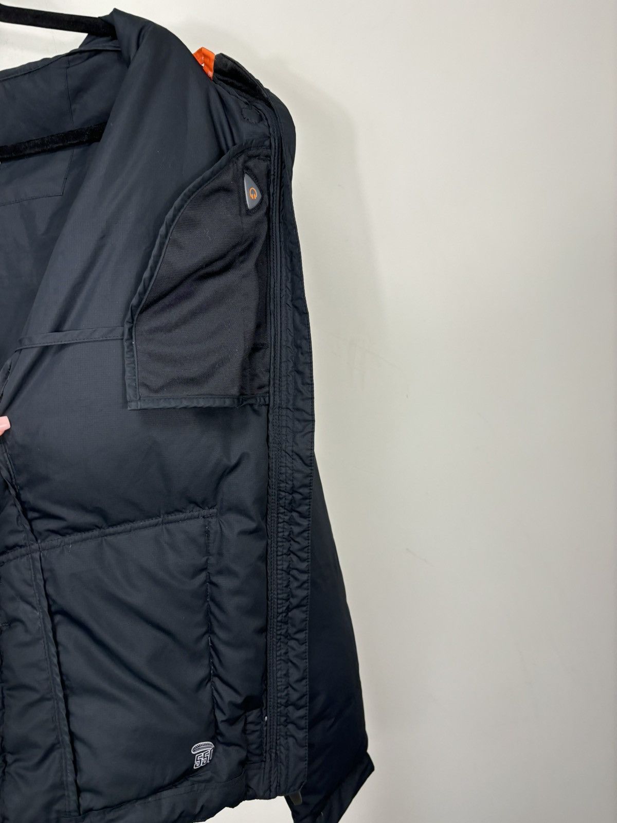 Nike Vintage Nike ACG 550 Outdoor Black Y2K Down Puffer Jacket Size US L / EU 52-54 / 3 - 17 Thumbnail