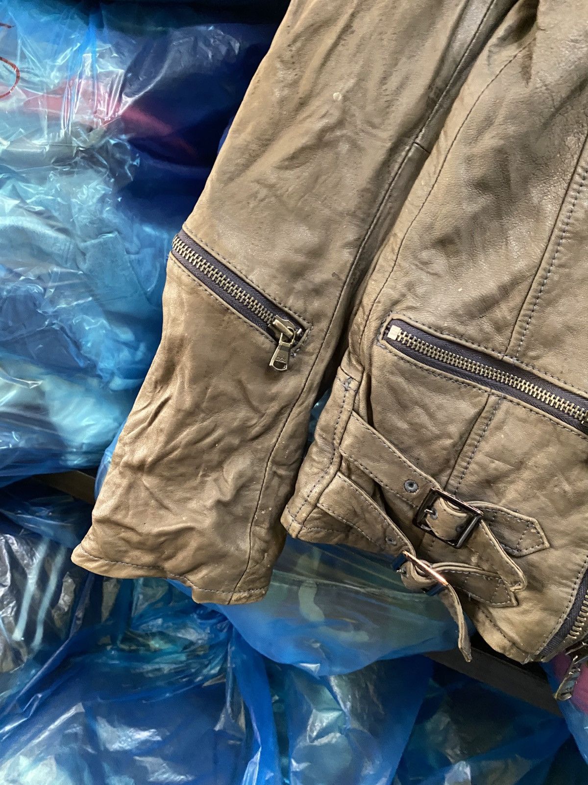 AZ by junhashimoto AZ Distressed Leather Moto Jacket Multiple Zippers Buckles Size US S / EU 44-46 / 1 - 7 Thumbnail