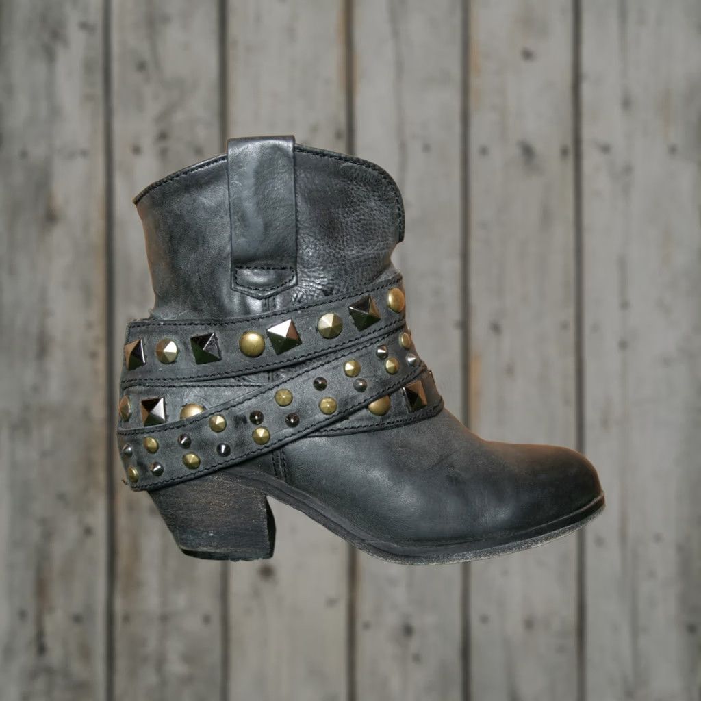Vintage CORRAL Boots Western Ankle Boots Women Sz. 6.5 M Black Leather Studded Strap Cowboy Boot Shoe Shaft: Ankle Size US 7 / IT 37 - 1 Thumbnail