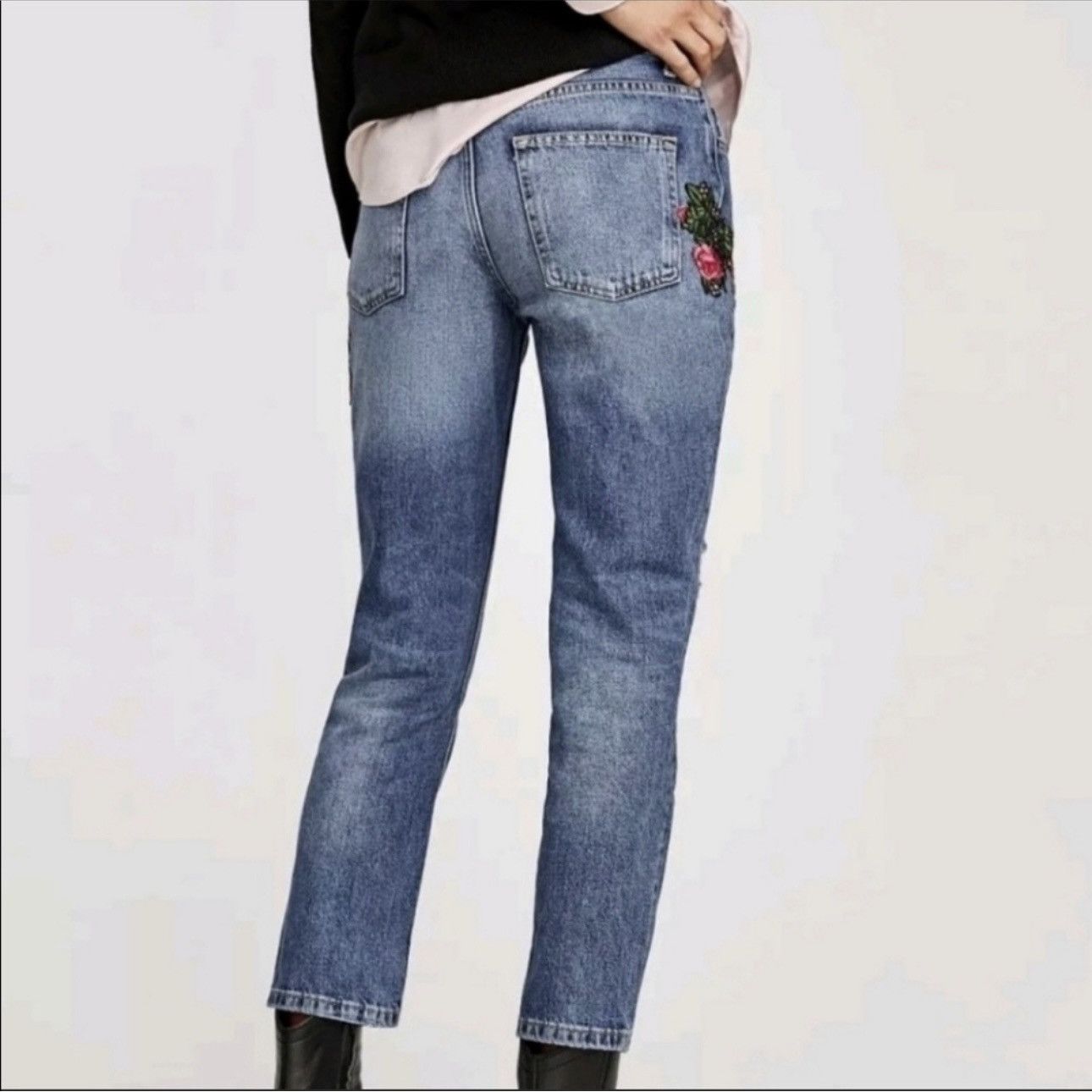 Zara Zara sequin embroidered rose mom jeans Size 26" / US 2 / IT 38 - 3 Thumbnail