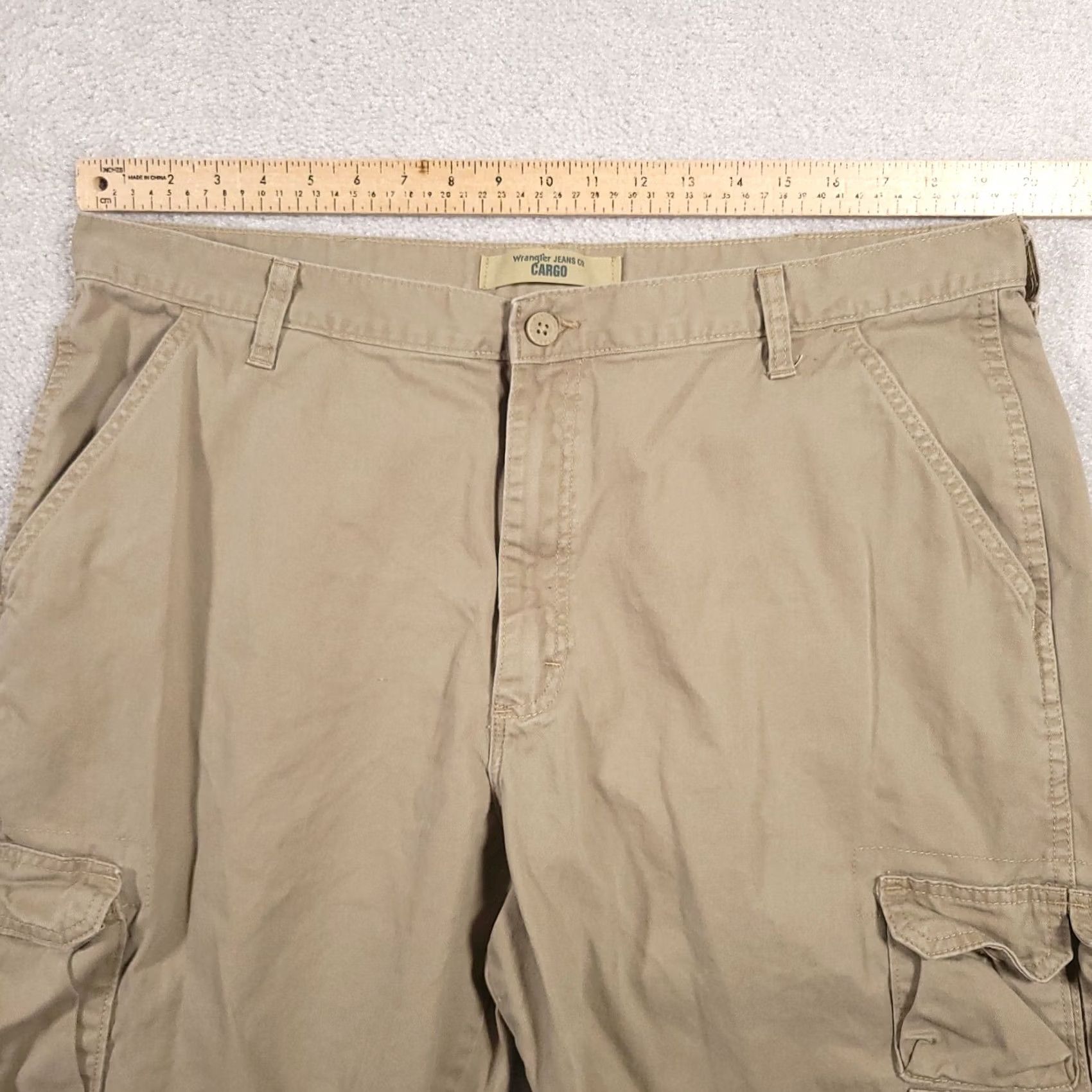Wrangler Wrangler Cargo Pants Mens 40x32 Khaki Beige Relaxed Fit Workwear Outdoors Size US 40 / EU 56 - 7 Thumbnail