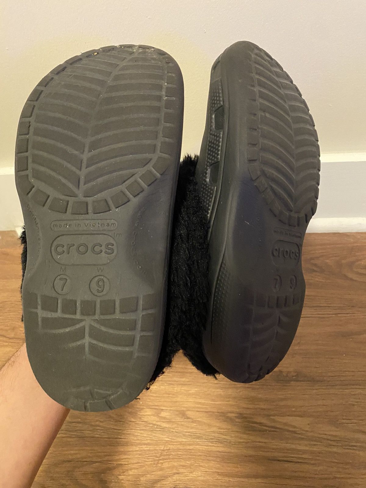 Crocs × Vintage Crocs with Faux Fur Size US 7 / EU 40 - 11 Thumbnail