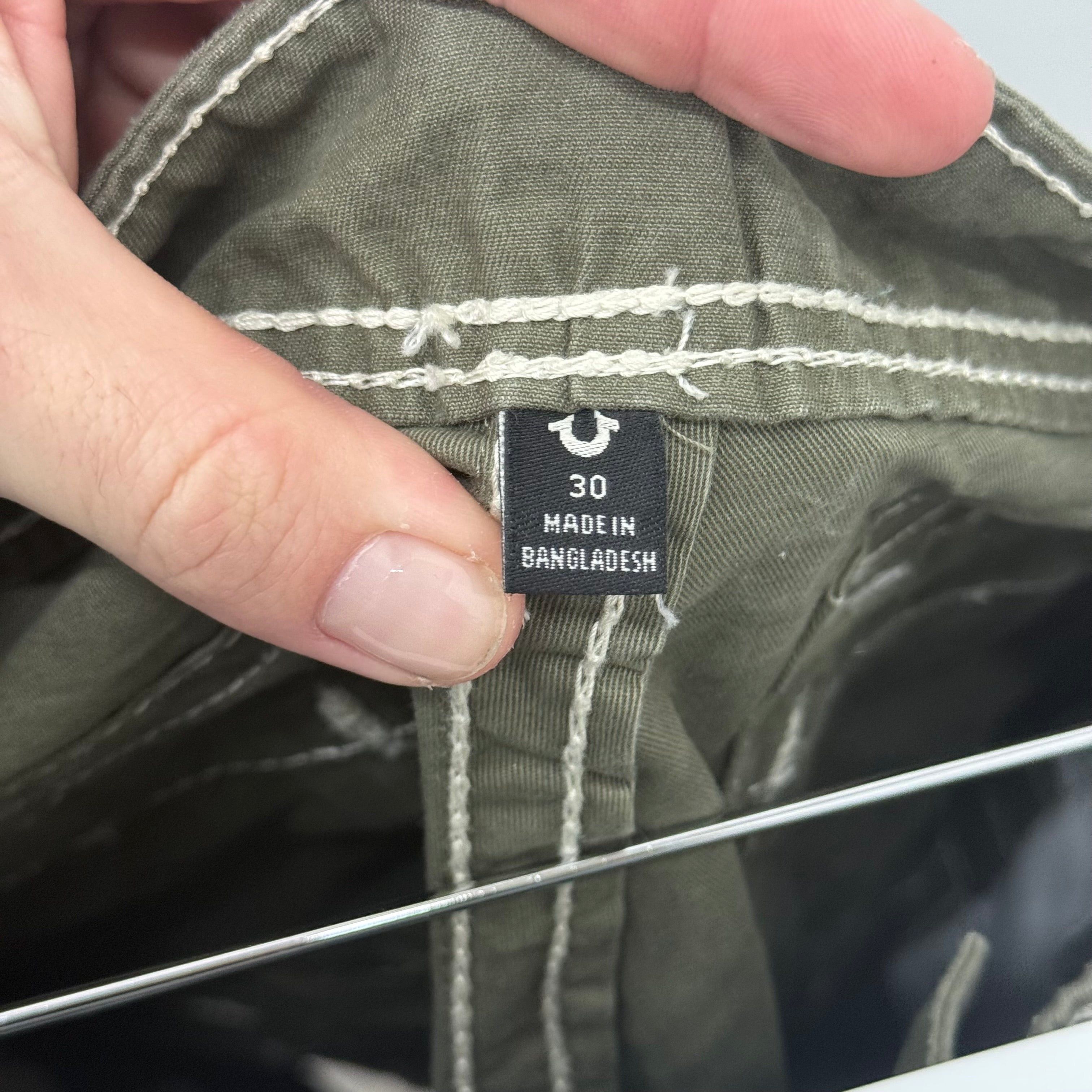 True Religion True Religion Olive Cargo Shorts - Size 30 Size US 30 / EU 46 - 4 Thumbnail