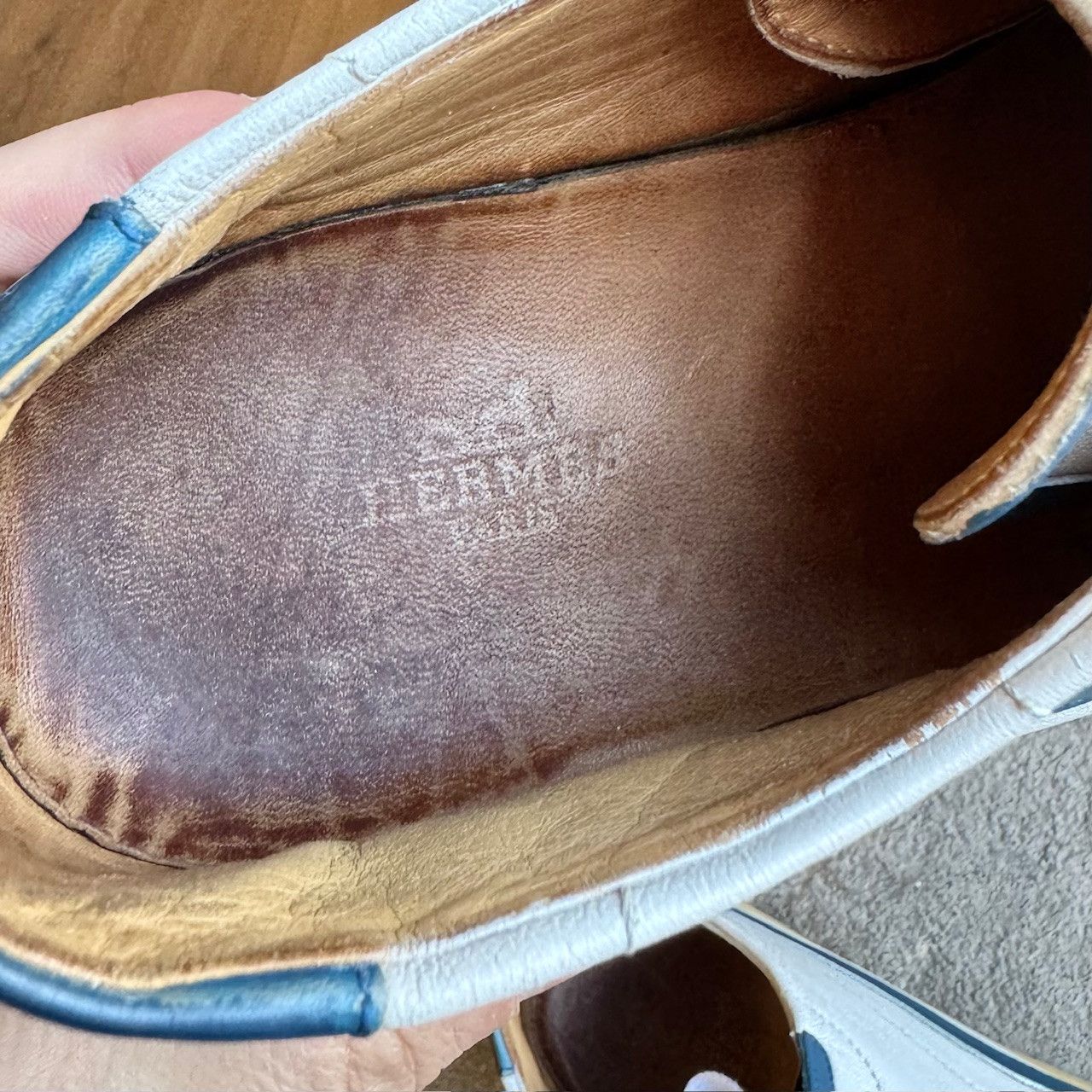 Hermes Hermès White Leather Blue Accent H Low-top Sneakers Size US 8 / EU 41 - 13 Thumbnail