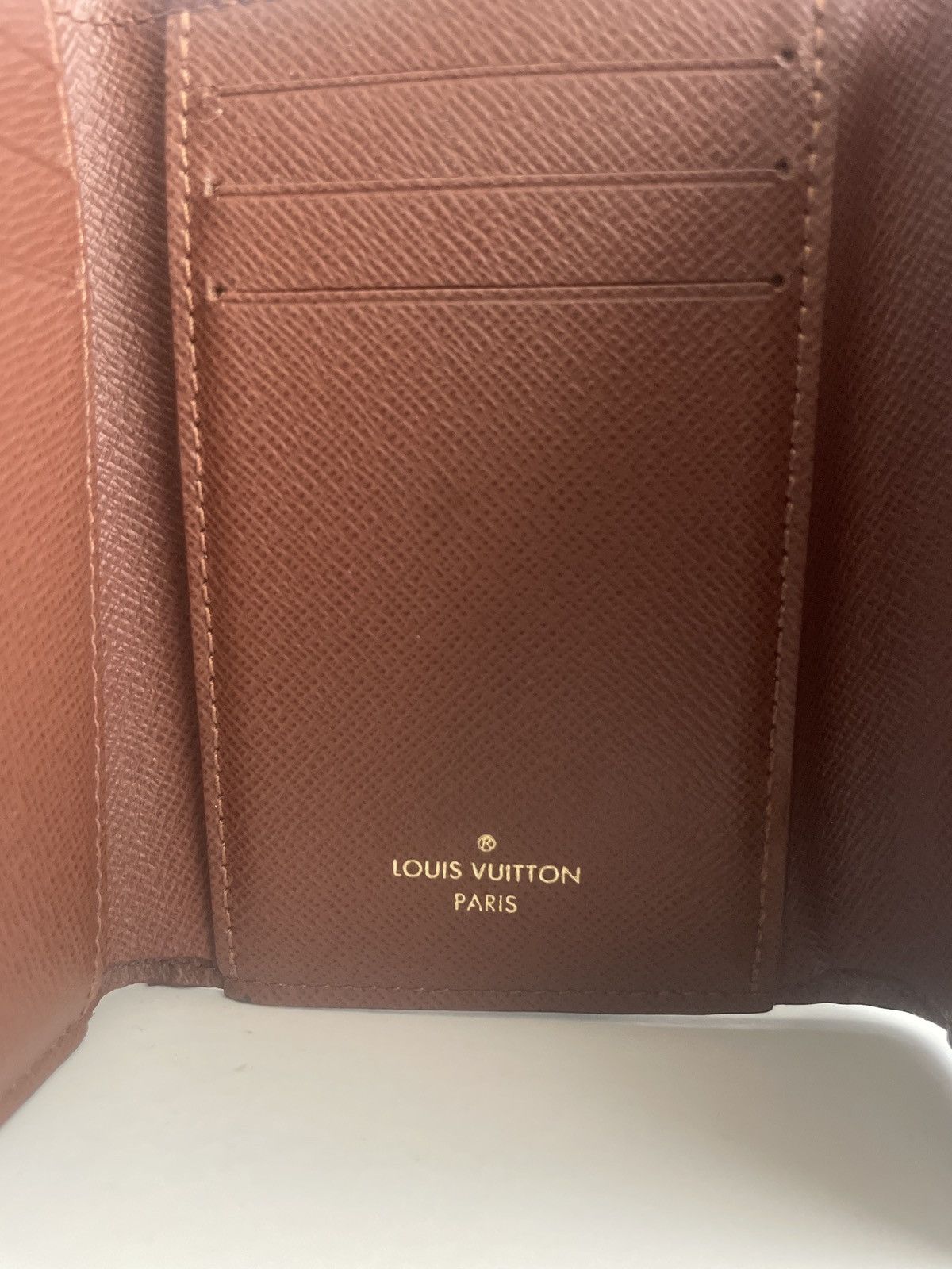 Louis Vuitton Louis Vuitton Wallet Size ONE SIZE - 2 Thumbnail