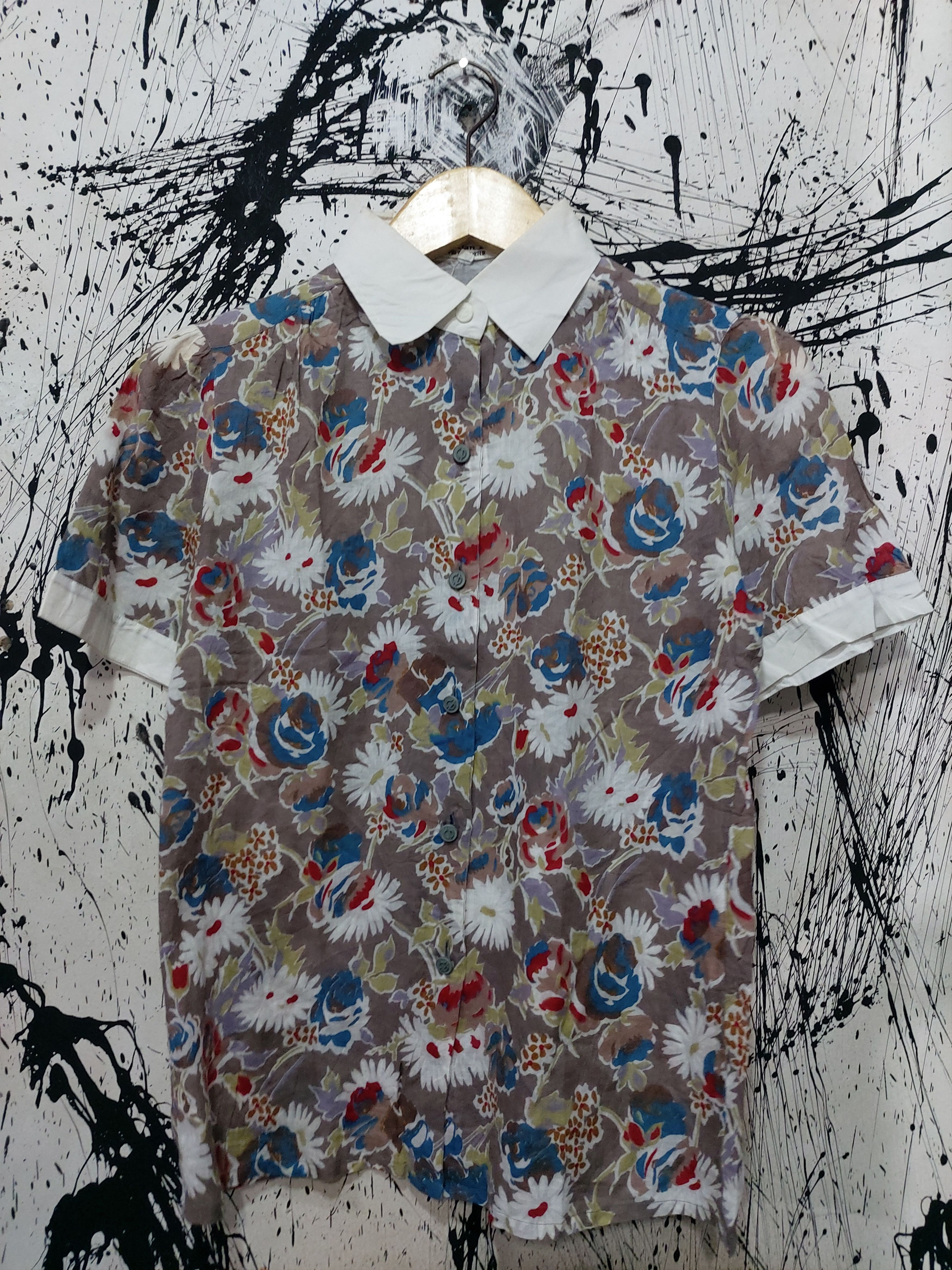 Christian Dior Monsieur CHRISTIAN DIOR PRET-A-PORTER FLOWERS BUTTON UP Size US M / EU 48-50 / 2 - 1 Thumbnail