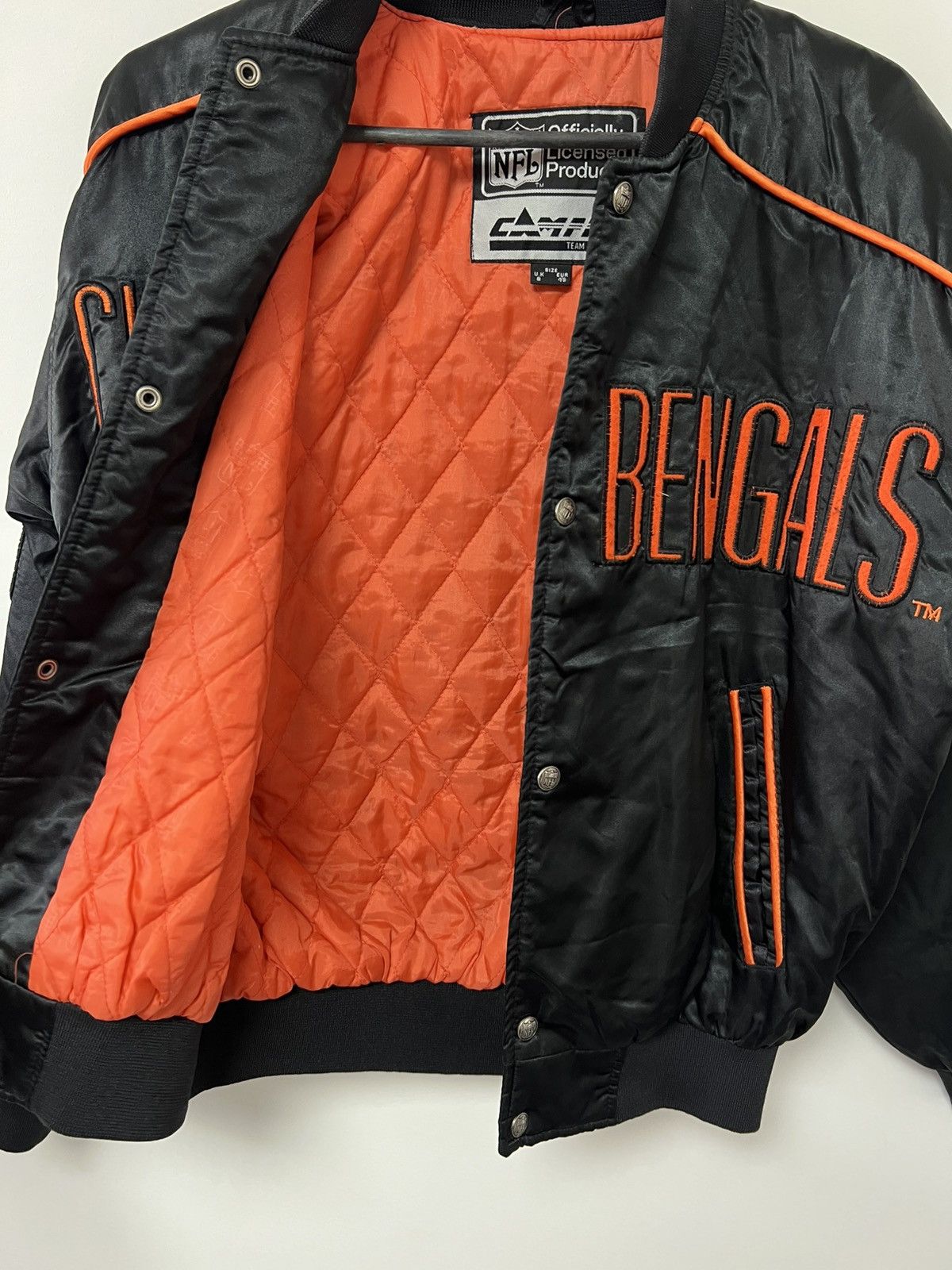 Vintage Vintage 90s Cincinnati Bengals Bomber Jacket Nfl Campri S/M Size US M / EU 48-50 / 2 - 25 Thumbnail